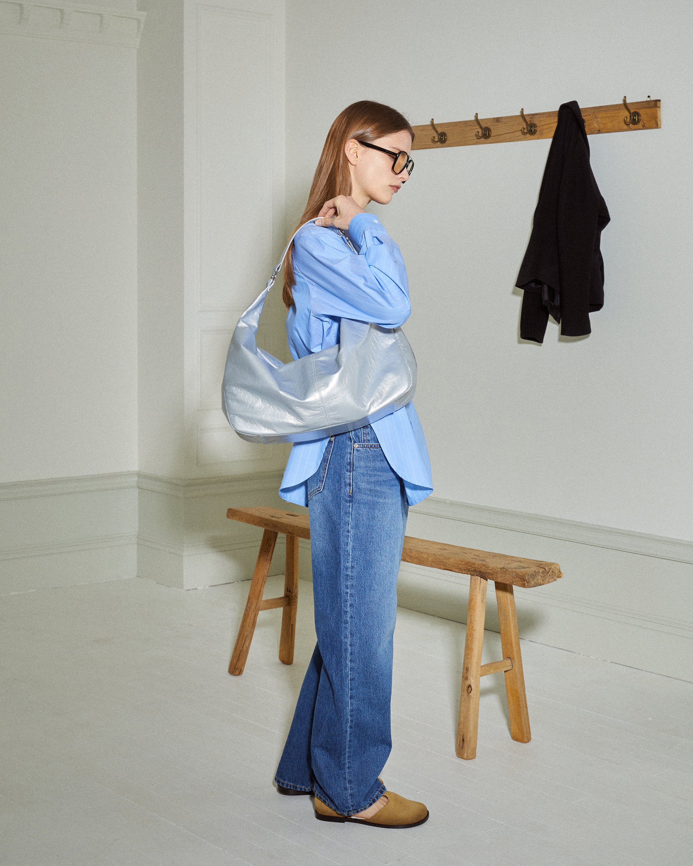 WRINKLE SILVER SHOULDER BIG BAG