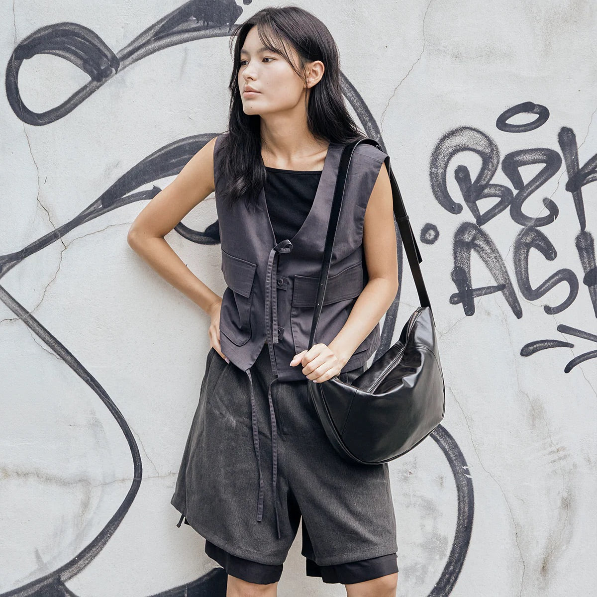MANDU CROSSBODY BAG_BLACK
