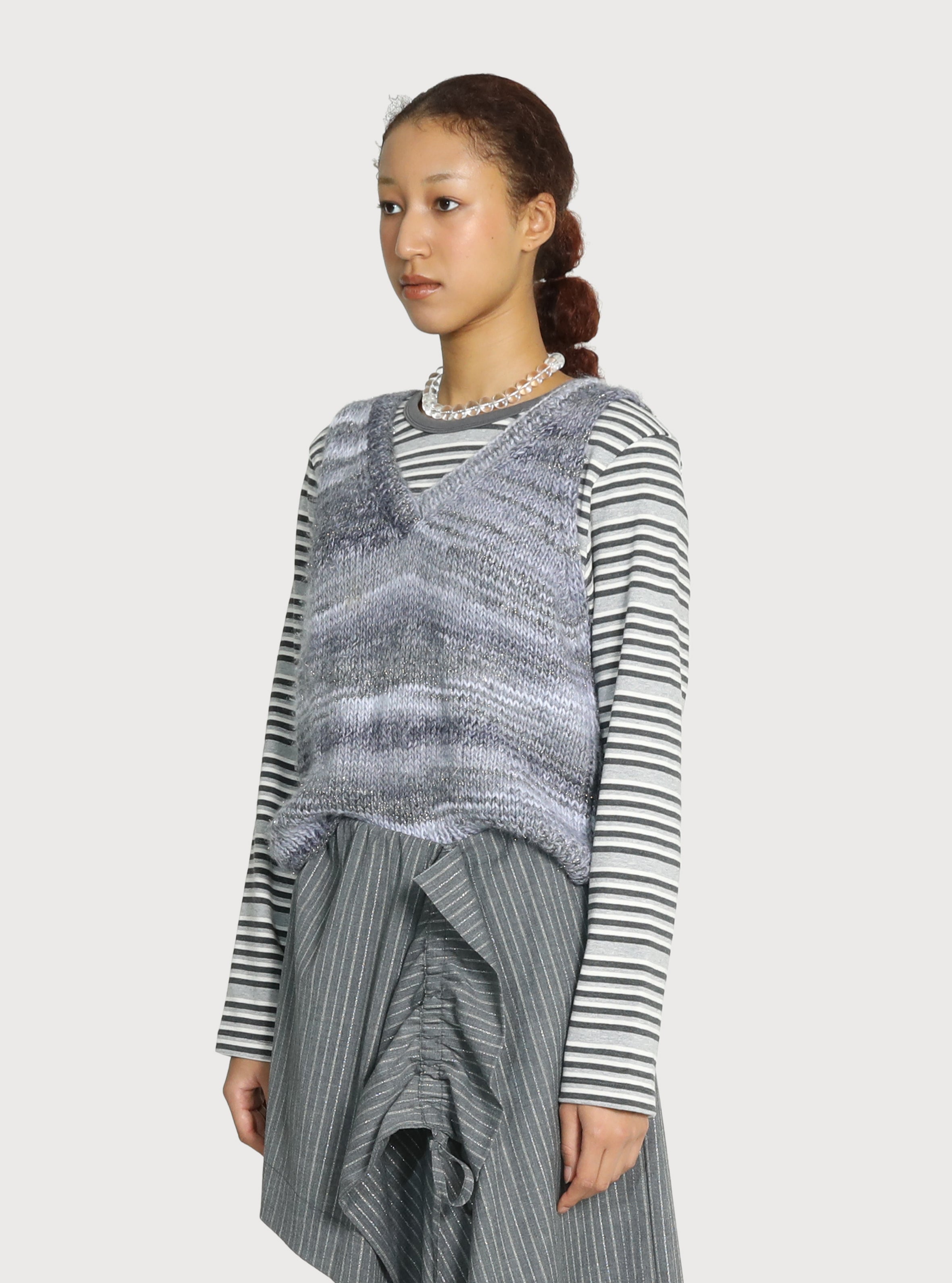 METALIC STRIPE HAND KNITTED V-NECK GRANNY VEST_GRIS
