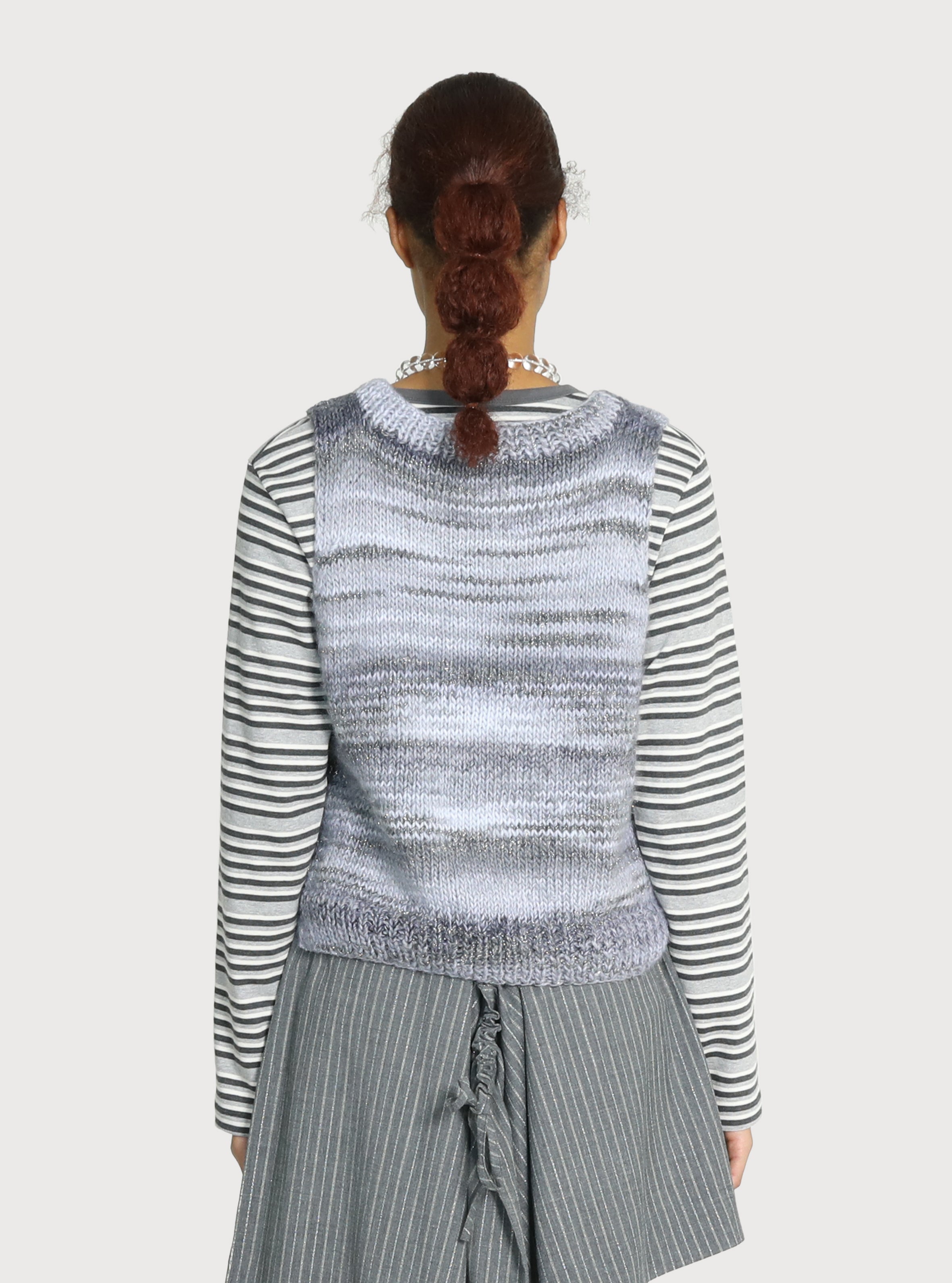 METALIC STRIPE HAND KNITTED V-NECK GRANNY VEST_GRIS