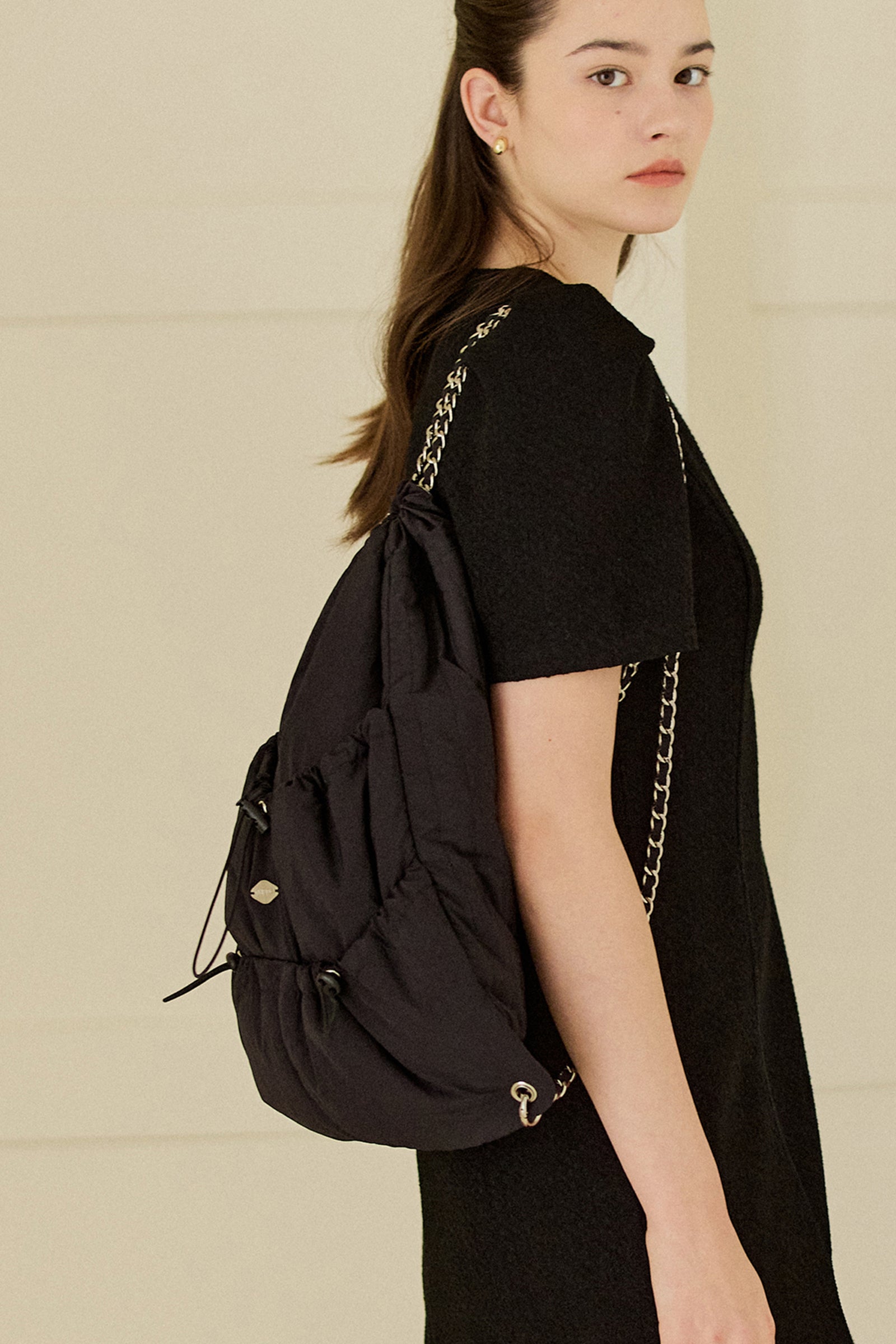 RIBBON CHAIN BACKPACK_BLACK