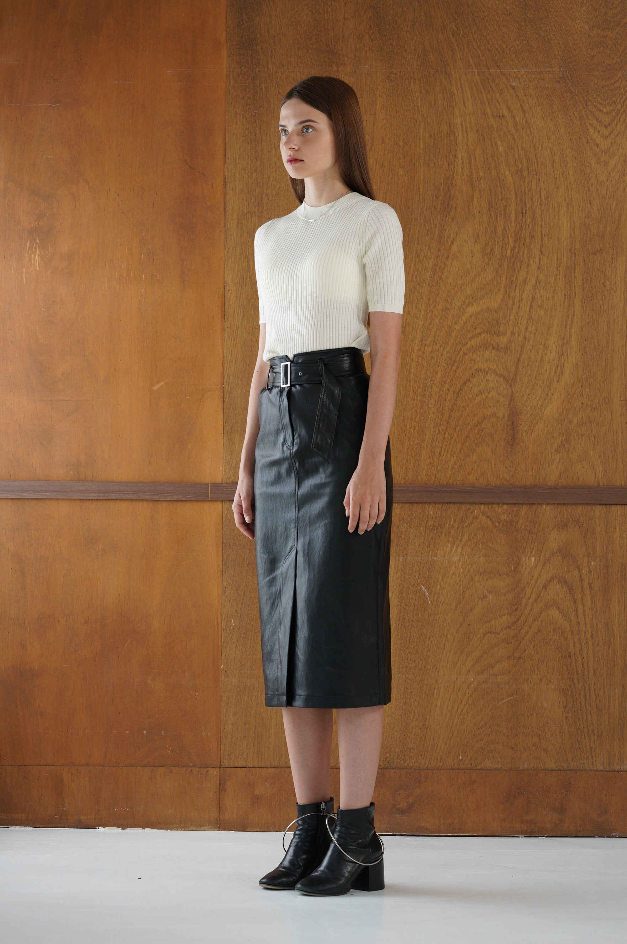 JUPE TAILLE HAUTE EN SIMILI CUIR_NOIR