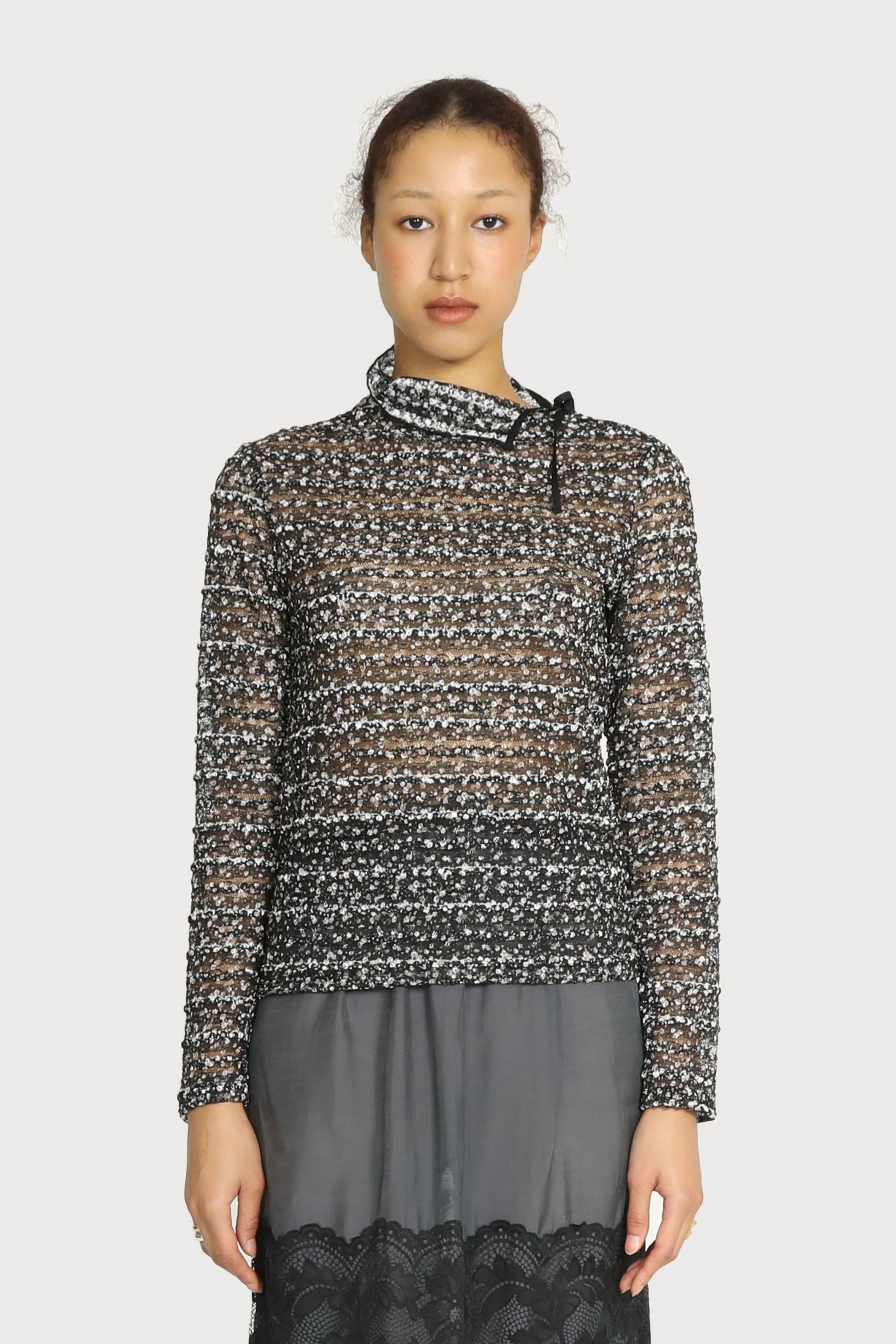 SLIT NECK COLLAR LACED TOP_BLACK