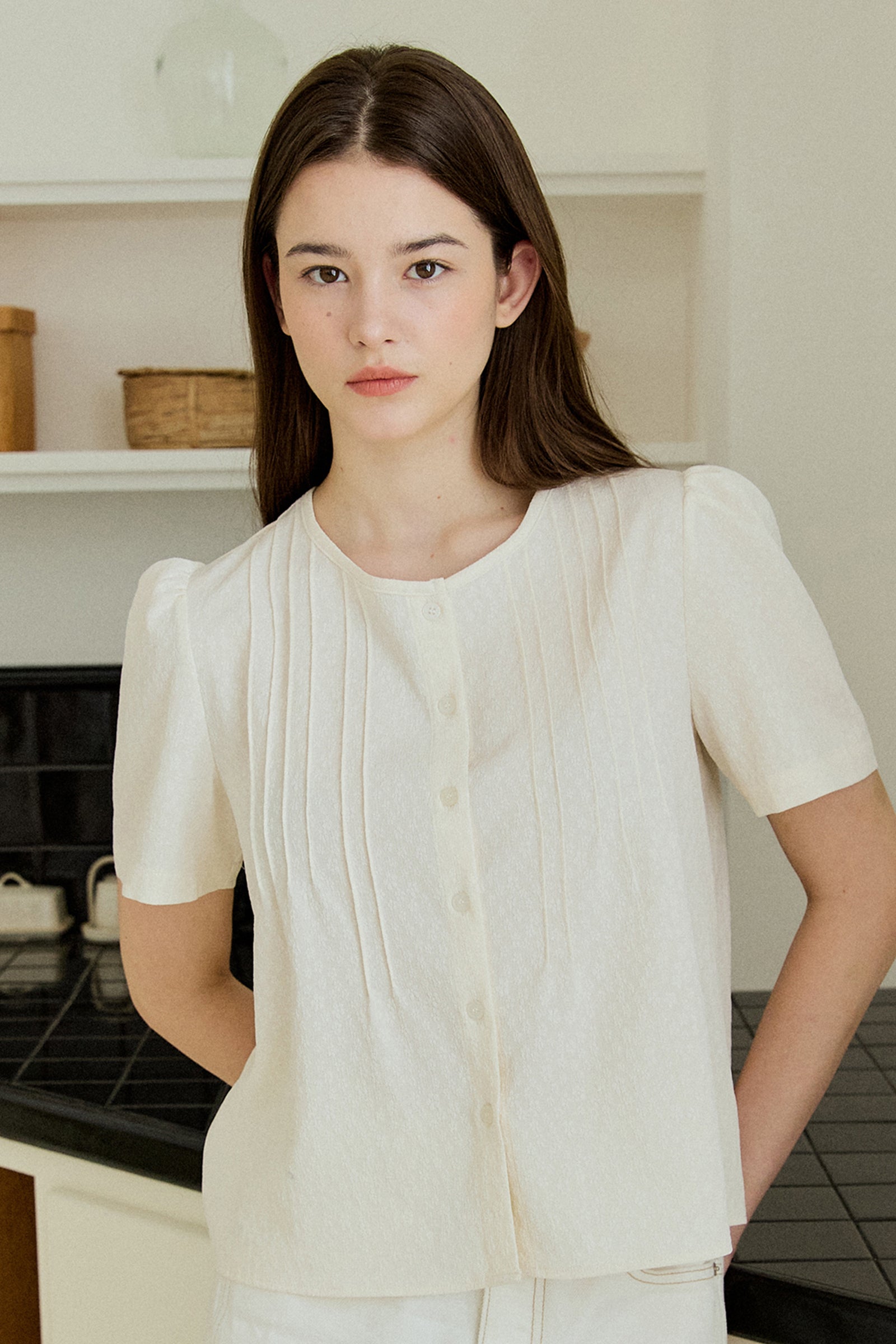 TUCKED FLOWER SHIRT_IVORY