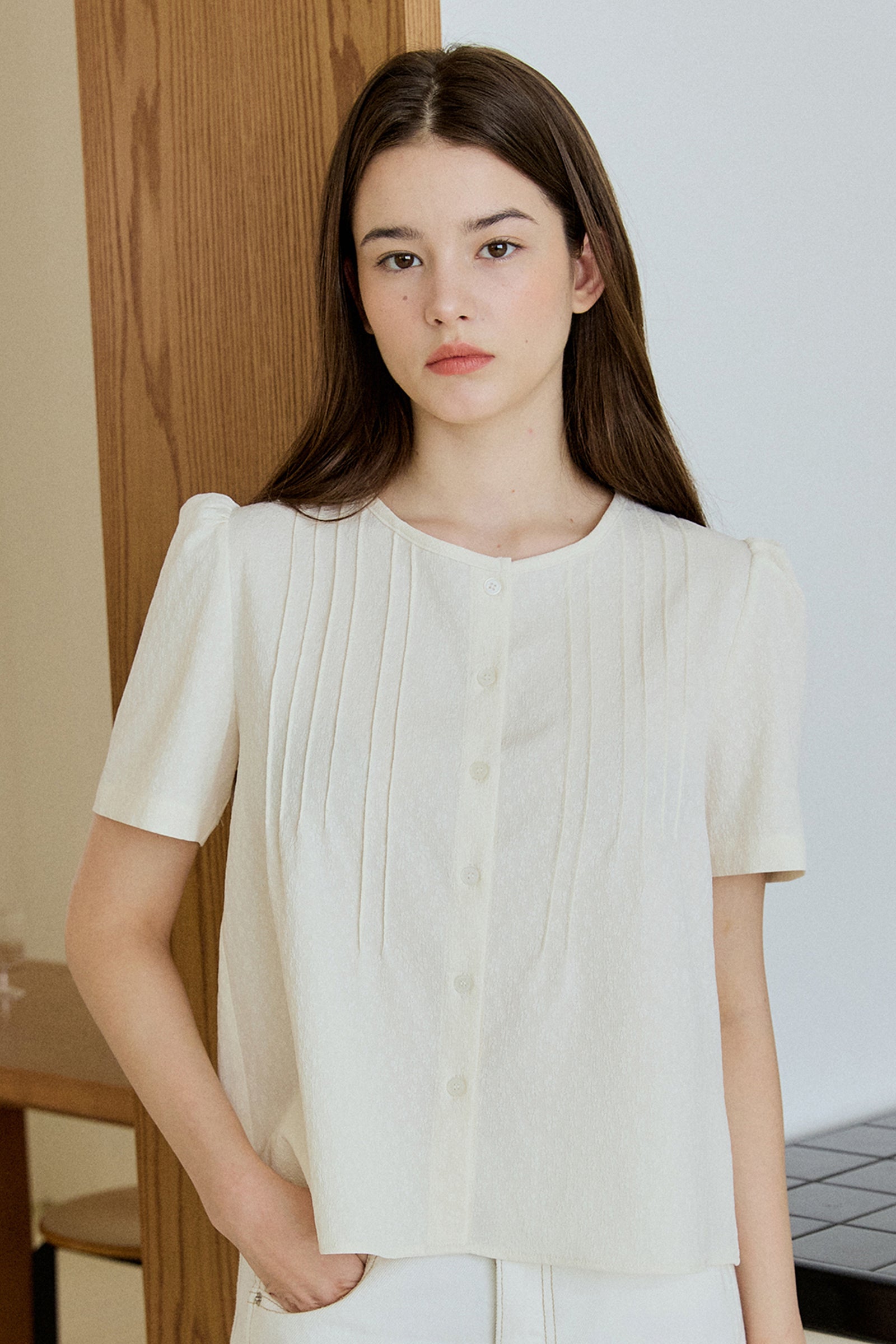 TUCKED FLOWER SHIRT_IVORY