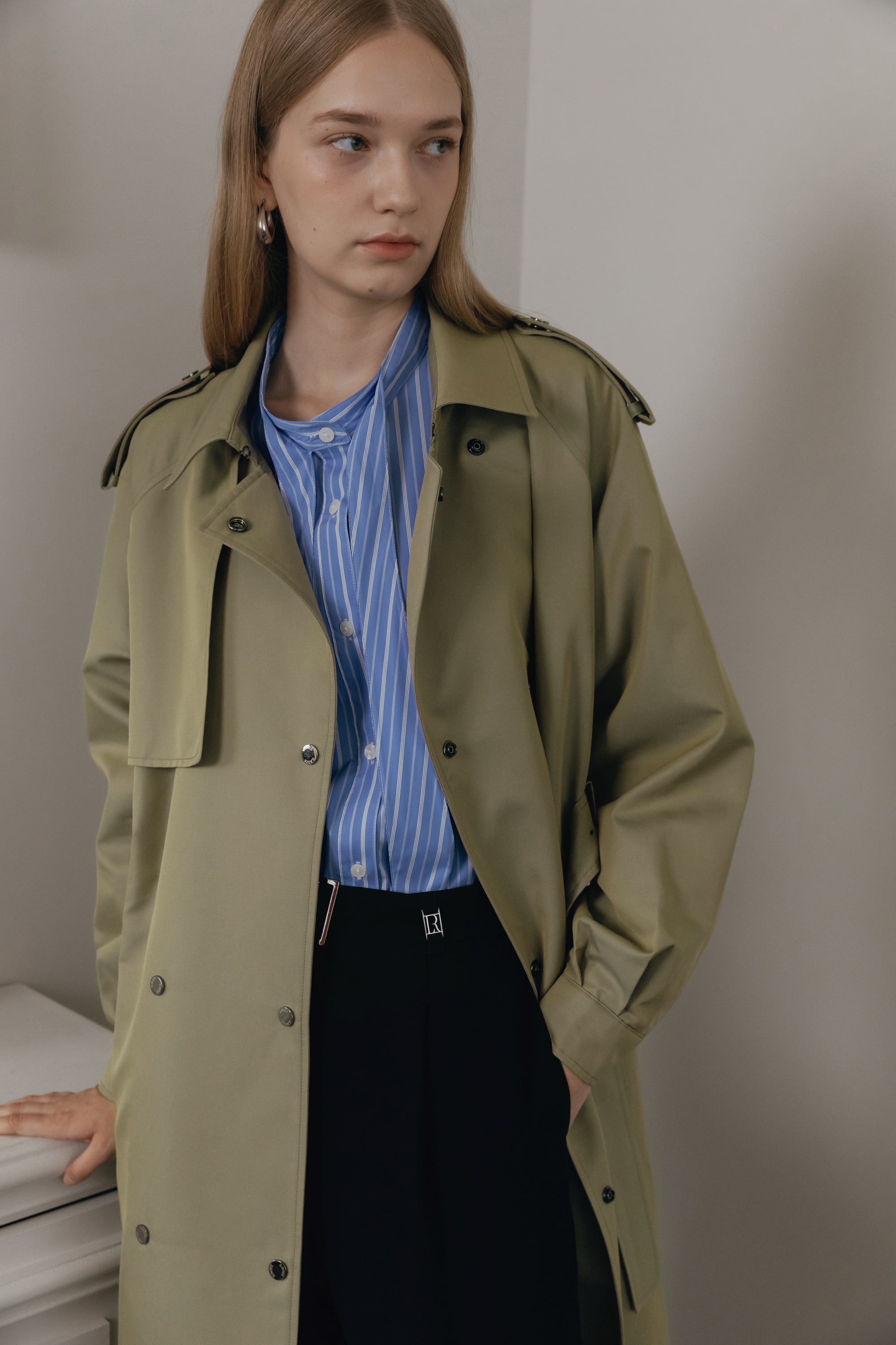 MANTEAU TRENCH À BOUTONS PRESSION (CLASSIQUE)_KAKI