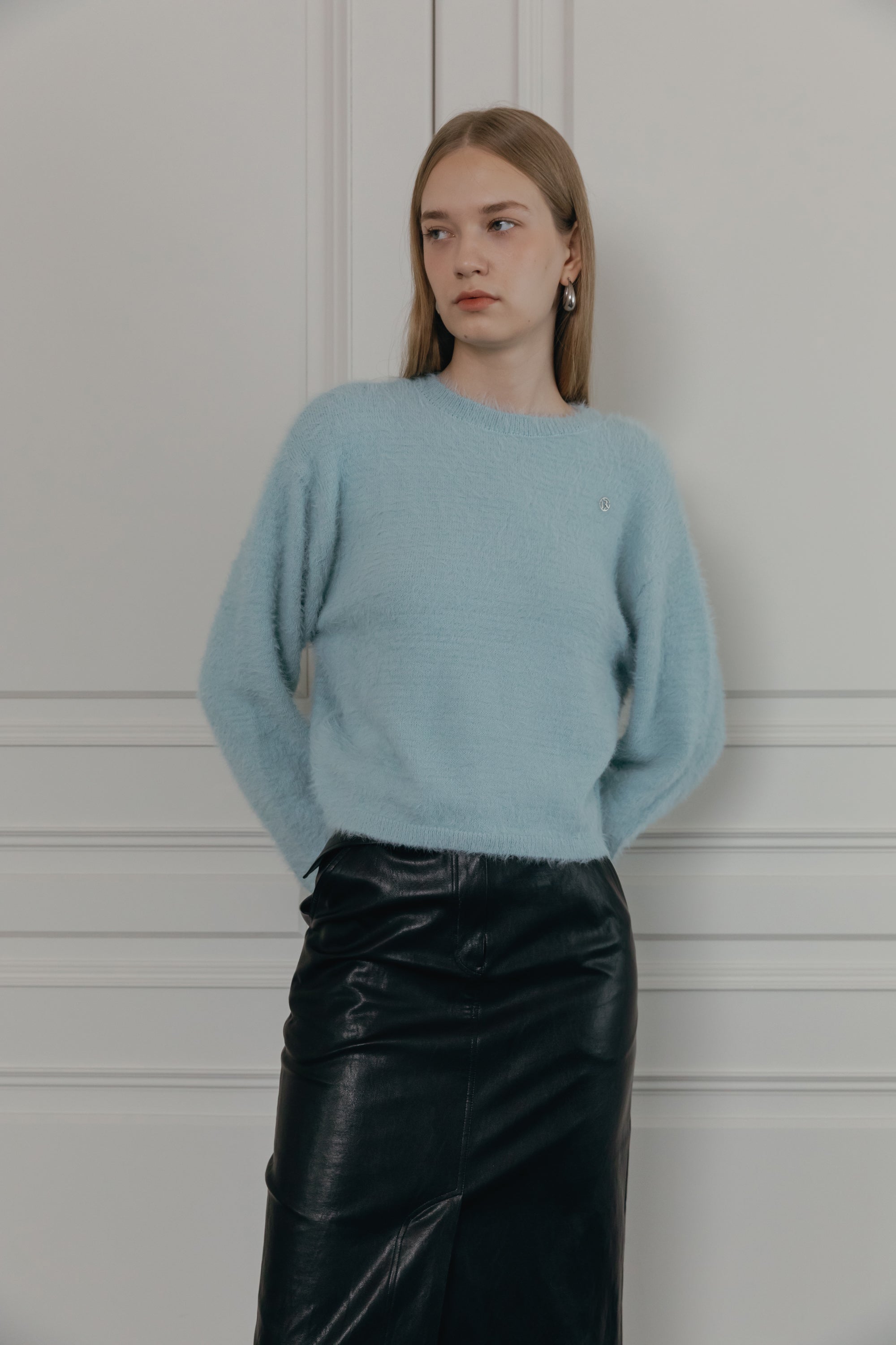PULL DOUX À POILS LONGS_BLEU CIEL