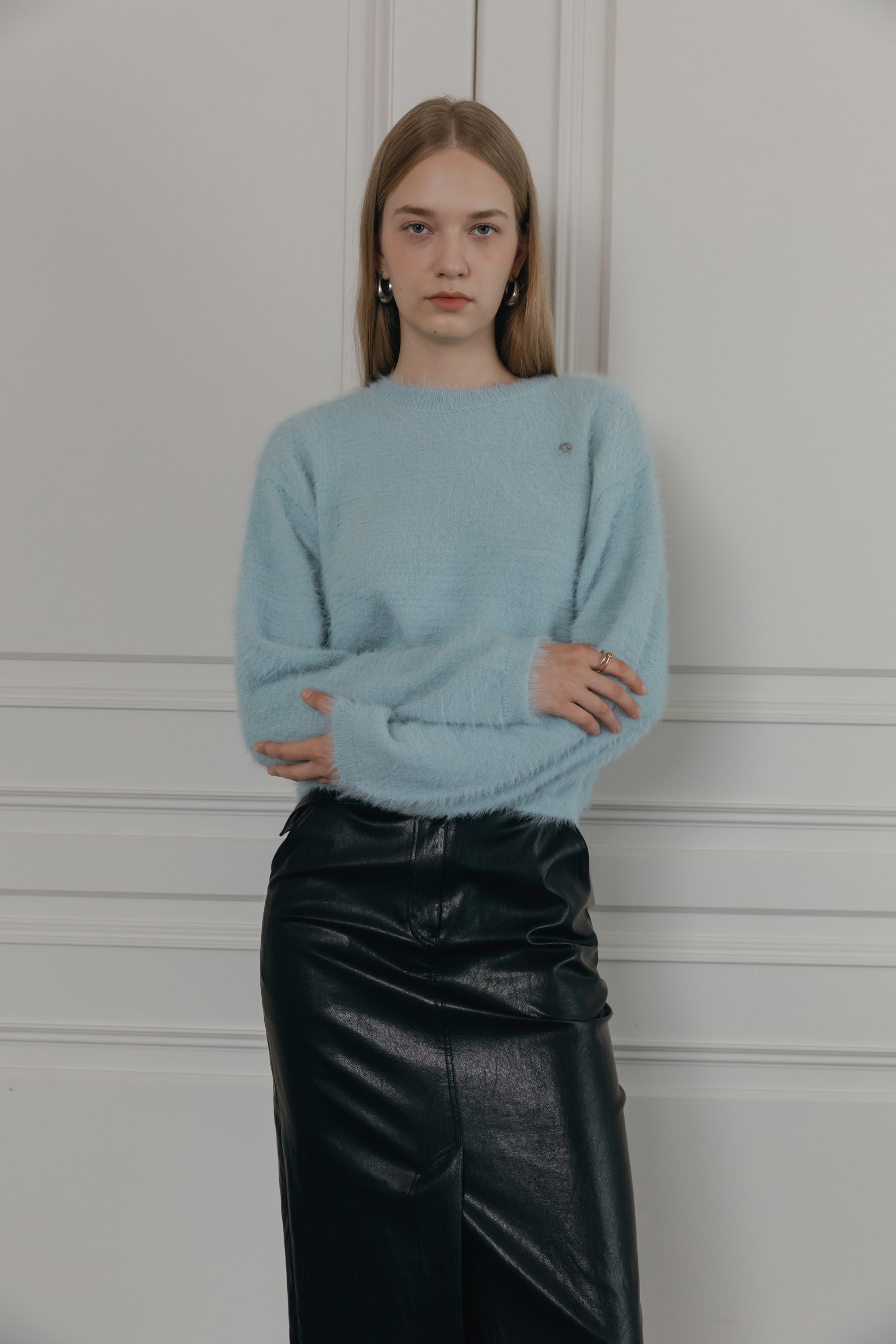 PULL DOUX À POILS LONGS_BLEU CIEL