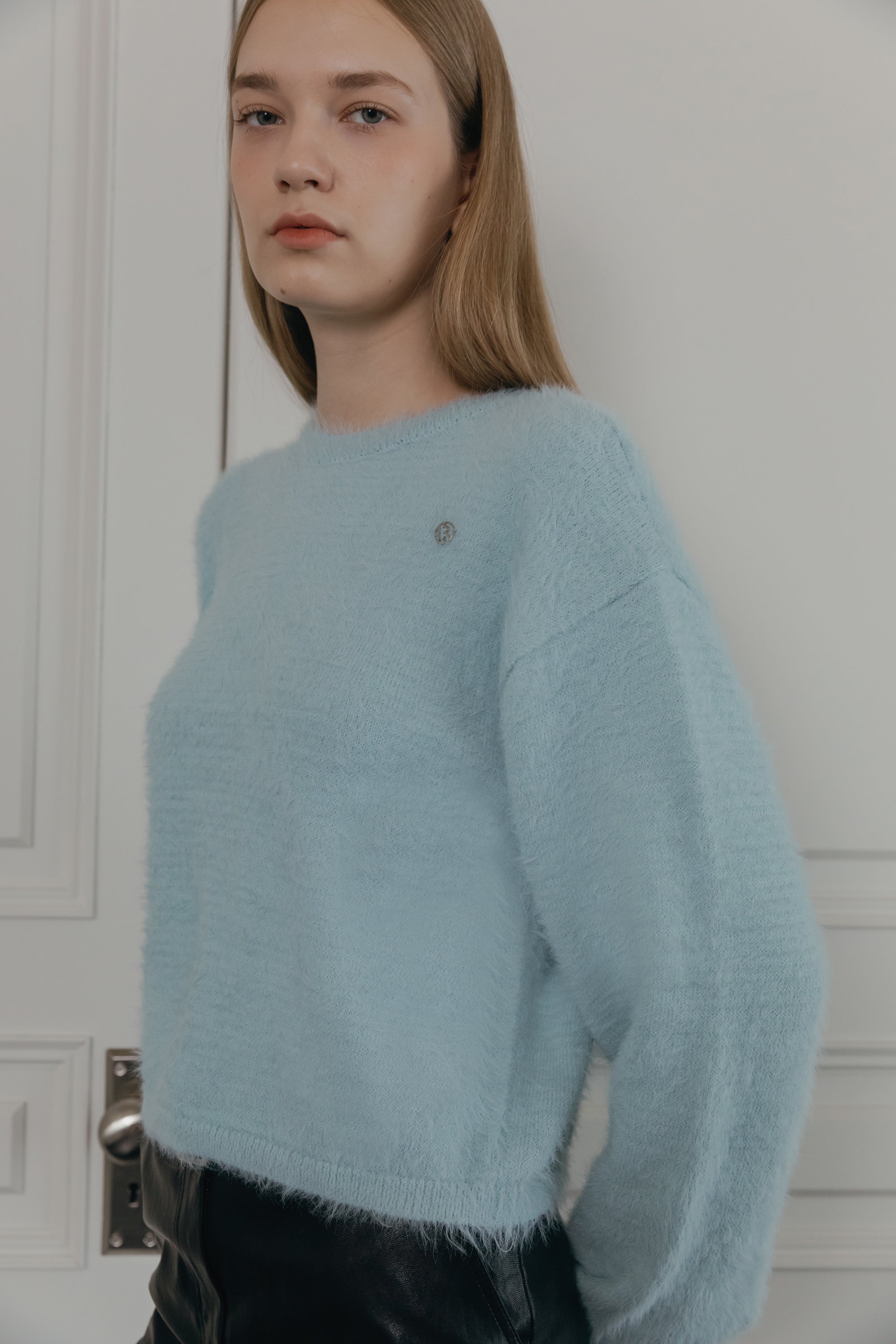 PULL DOUX À POILS LONGS_BLEU CIEL