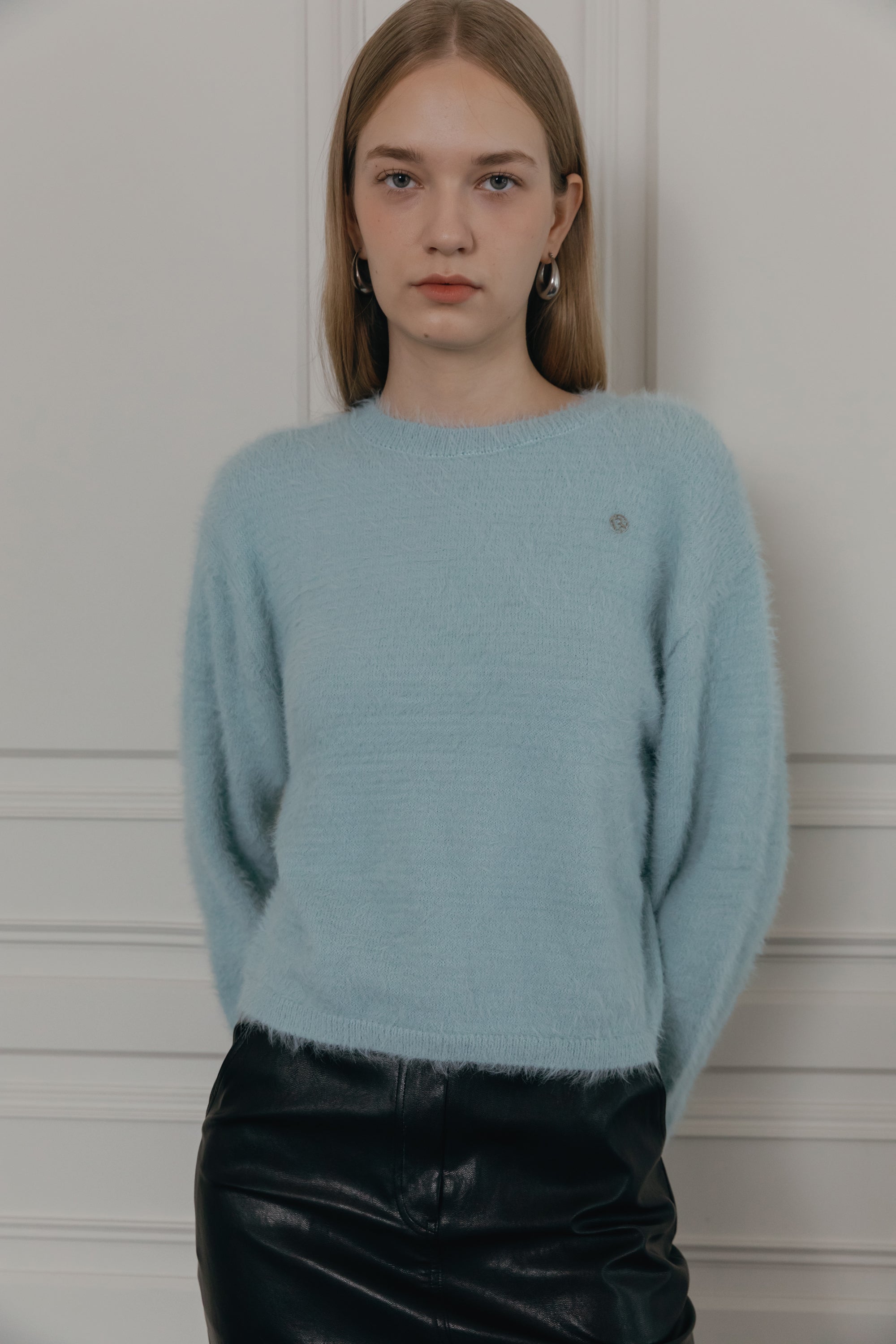 PULL DOUX À POILS LONGS_BLEU CIEL