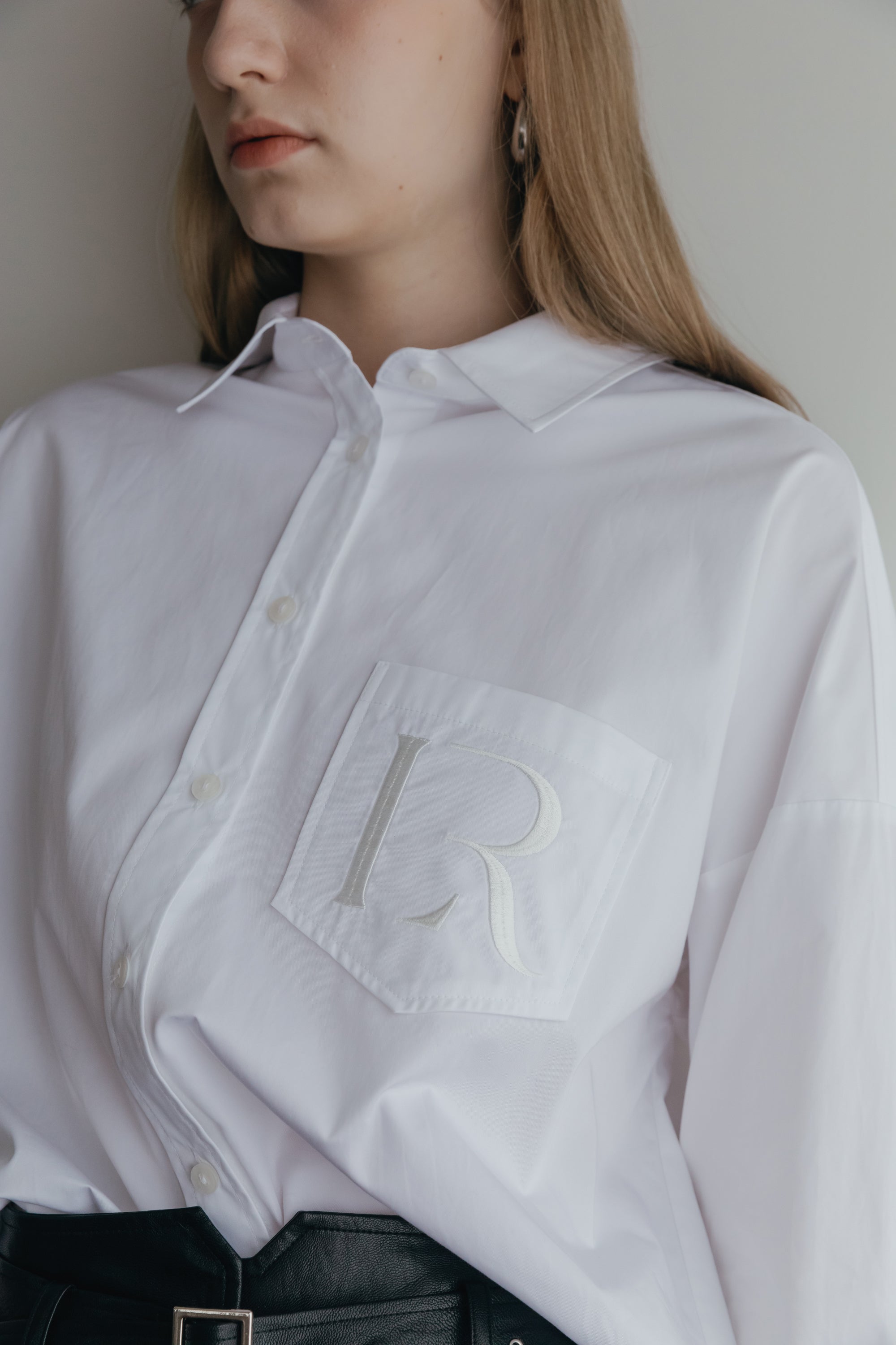 CHEMISE OVERSIZE LOGO R_BLANC
