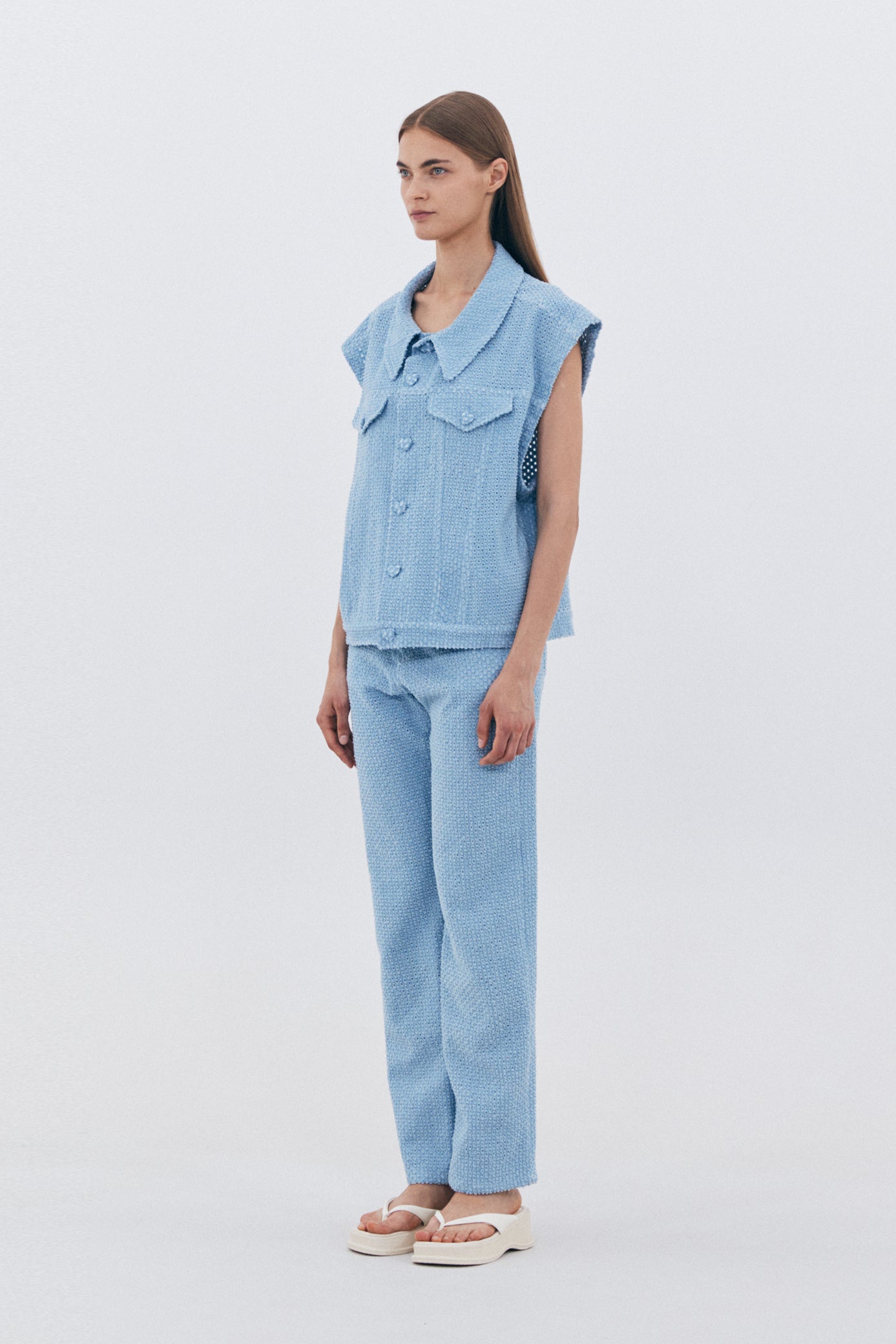 SLEEVELESS DENIM JACKET_BLUE
