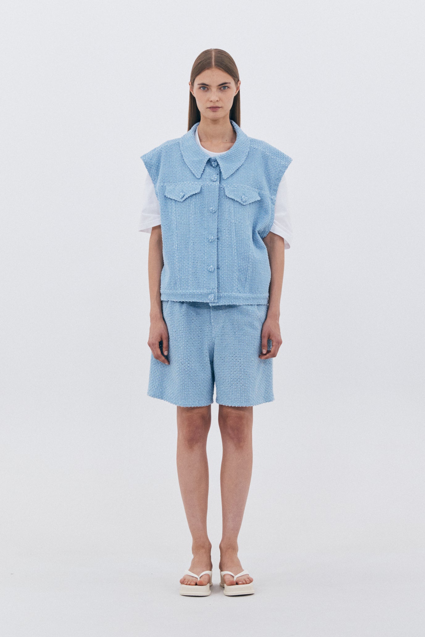 SLEEVELESS DENIM JACKET_BLUE