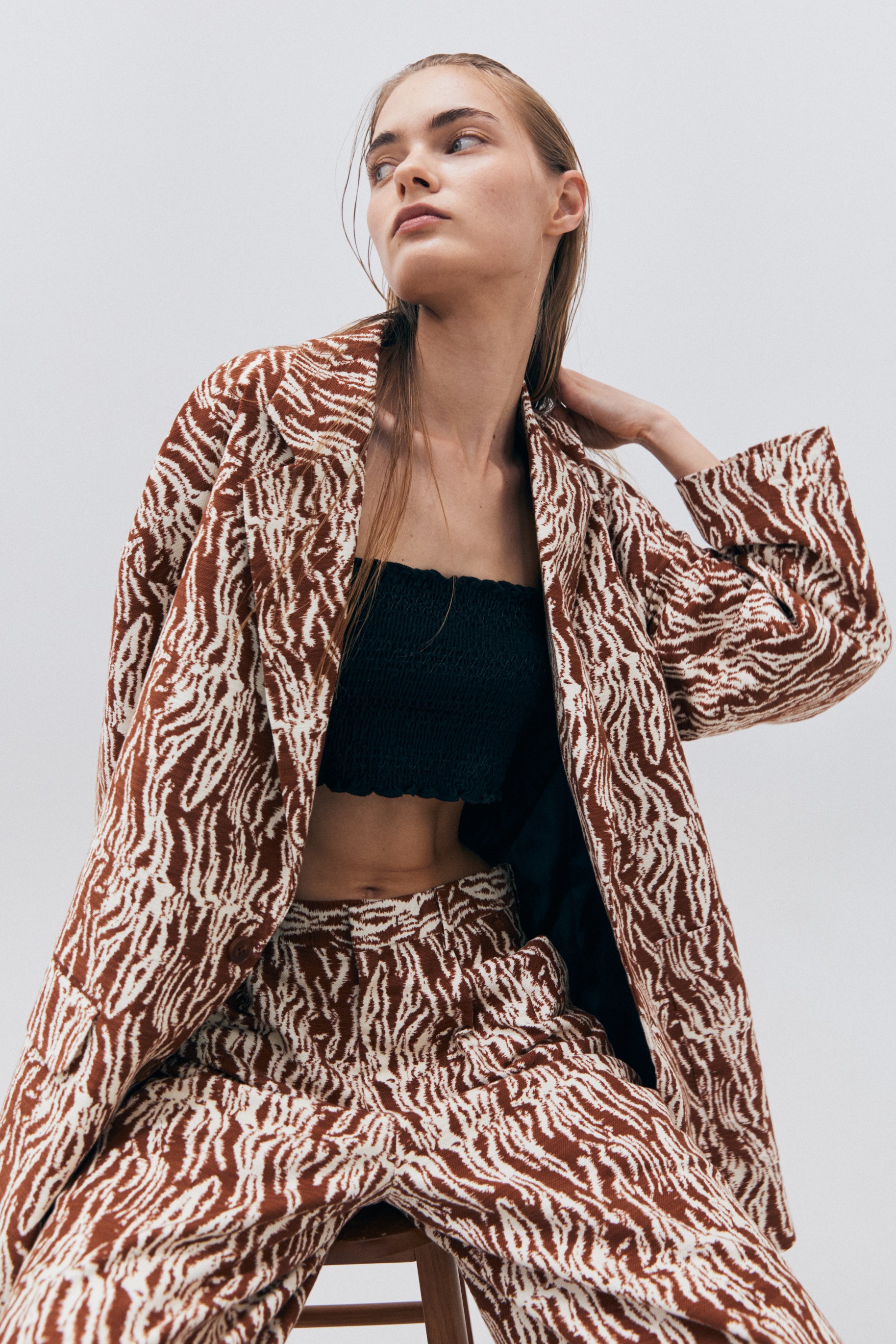 BLAZER SANS MANCHES À MOTIFS MARRON_MARRON