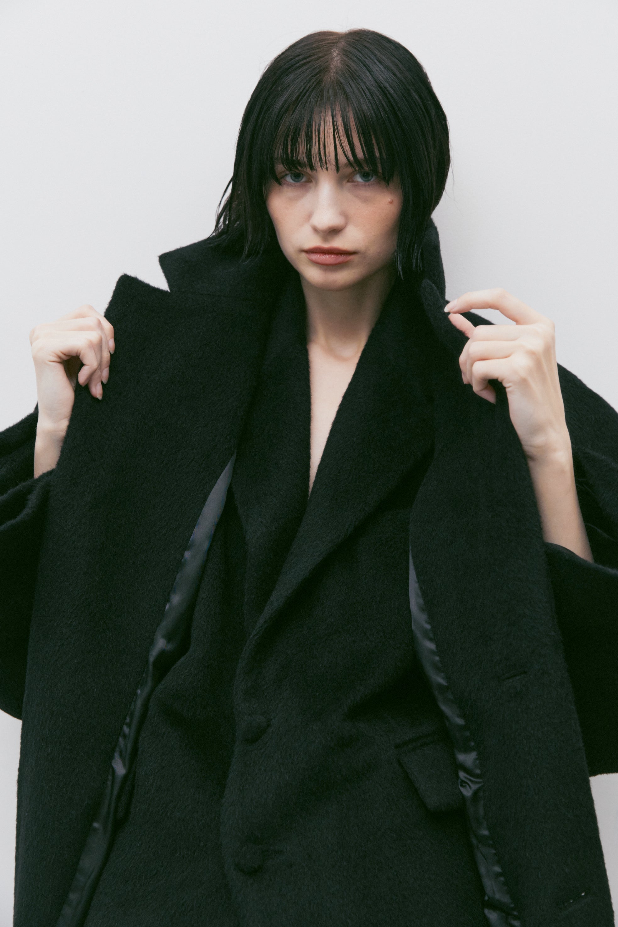 MANTEAU EN ALPAGA MÉLANGÉ_NOIR