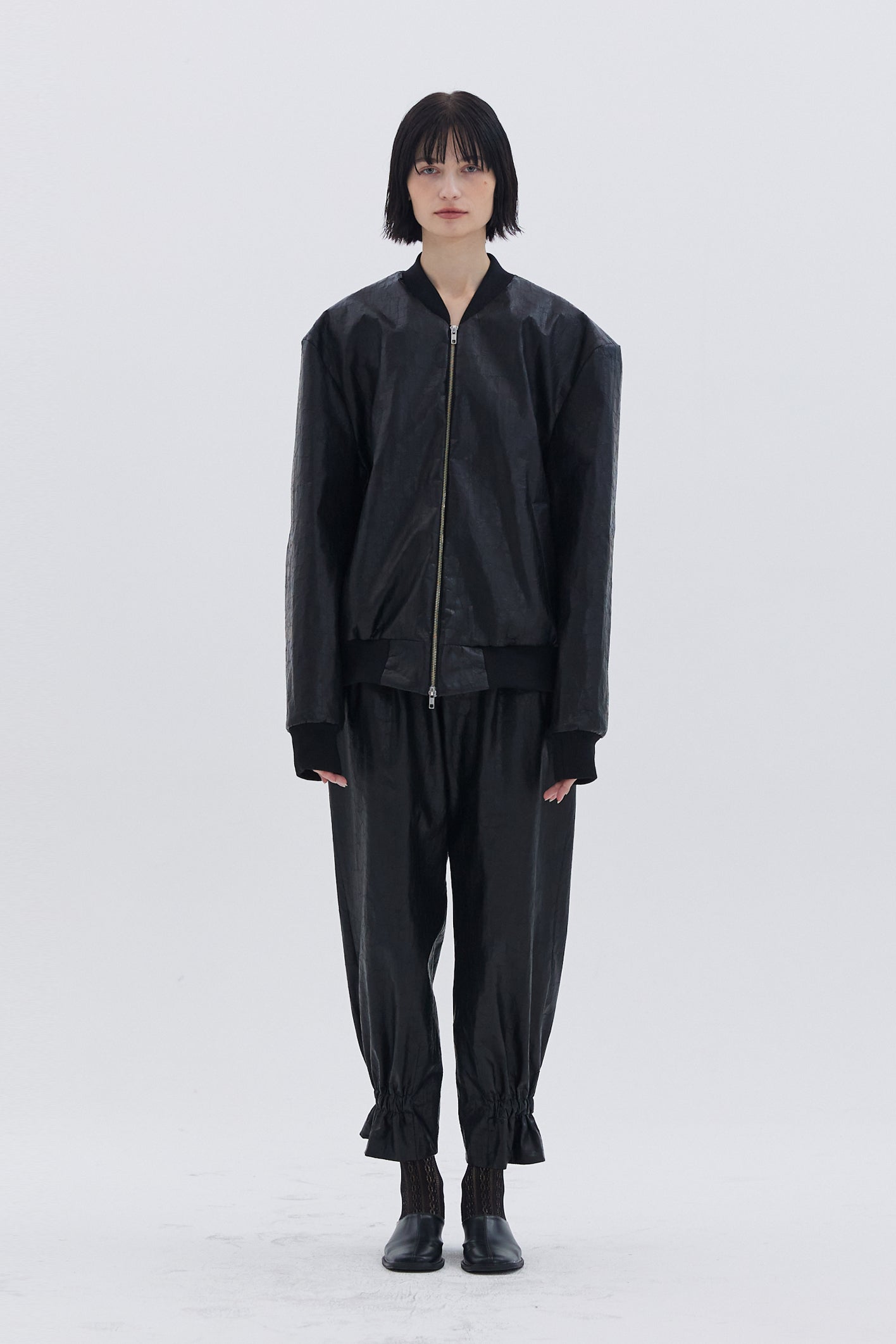 BOMBER EN CUIR CRAQUELÉ_NOIR