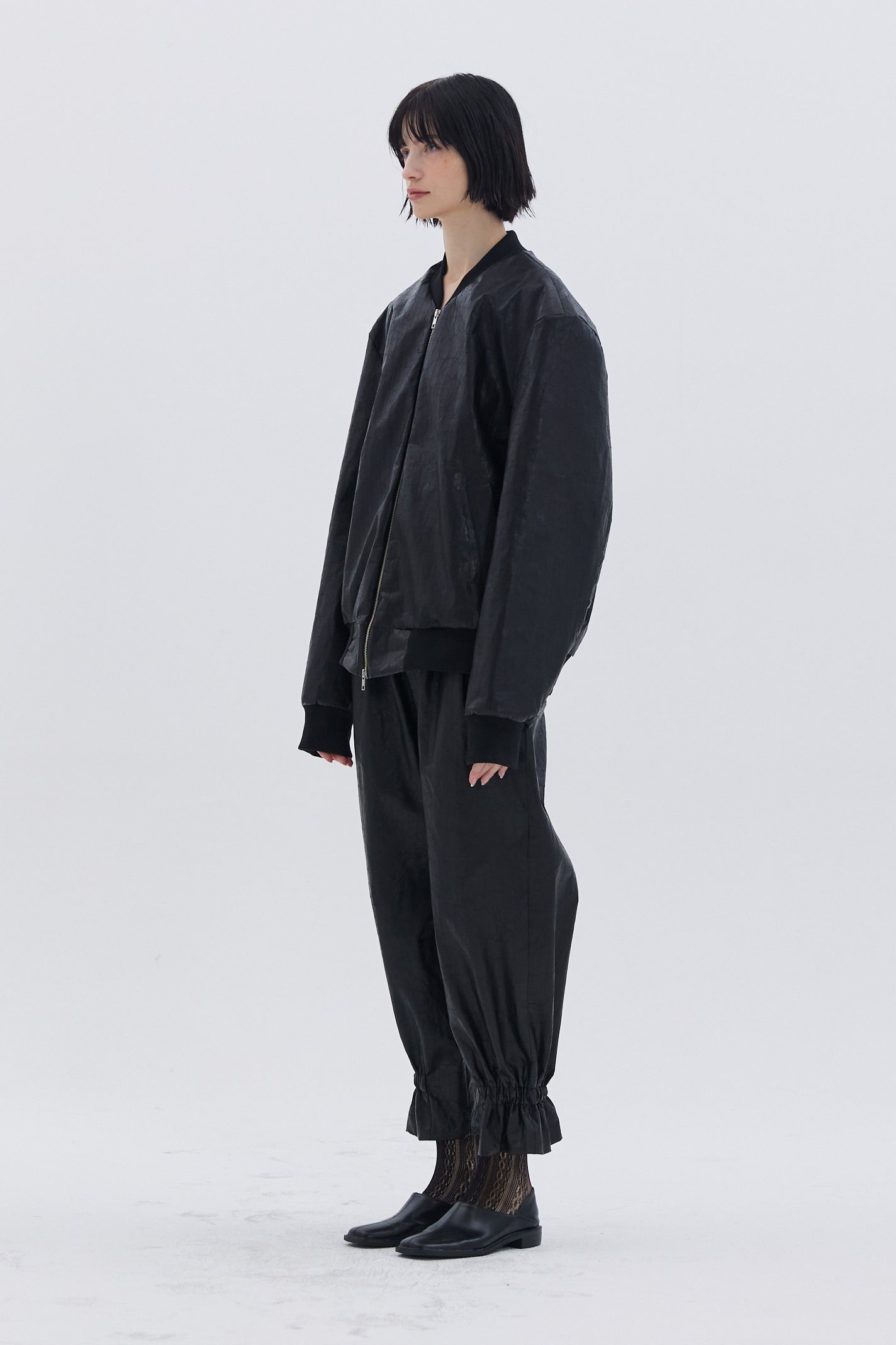 BOMBER EN CUIR CRAQUELÉ_NOIR