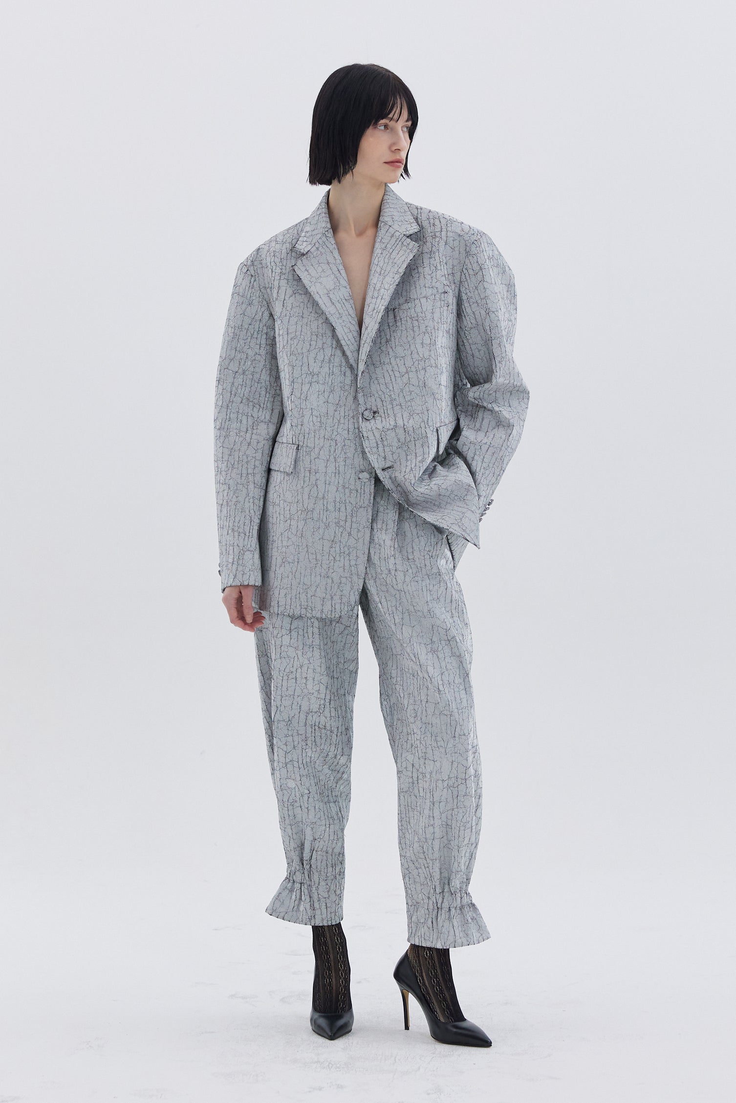 BLAZER EN CUIR CRAQUELÉ_ARGENT