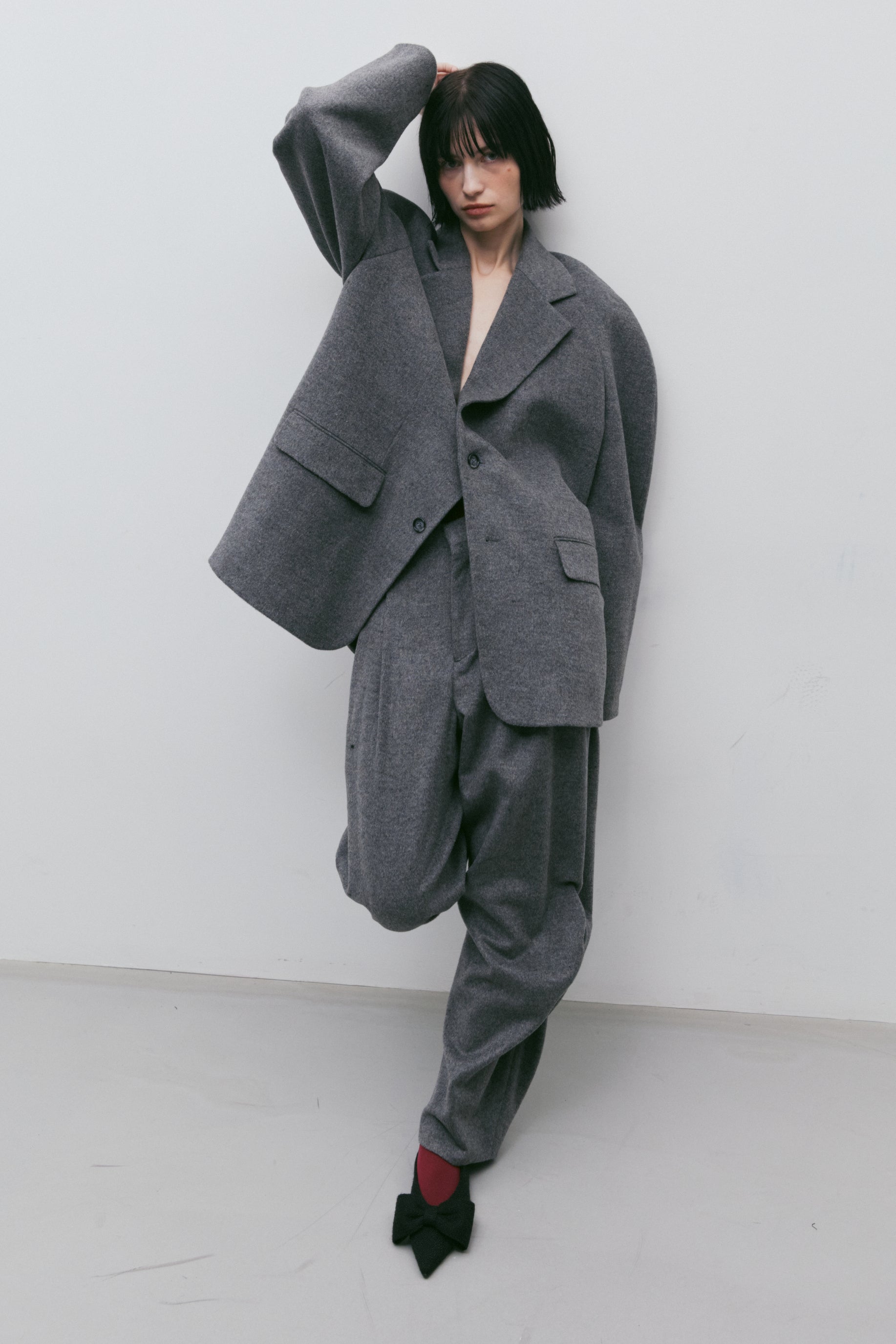 WOOL BLEND SEAM TWIST TROUSER