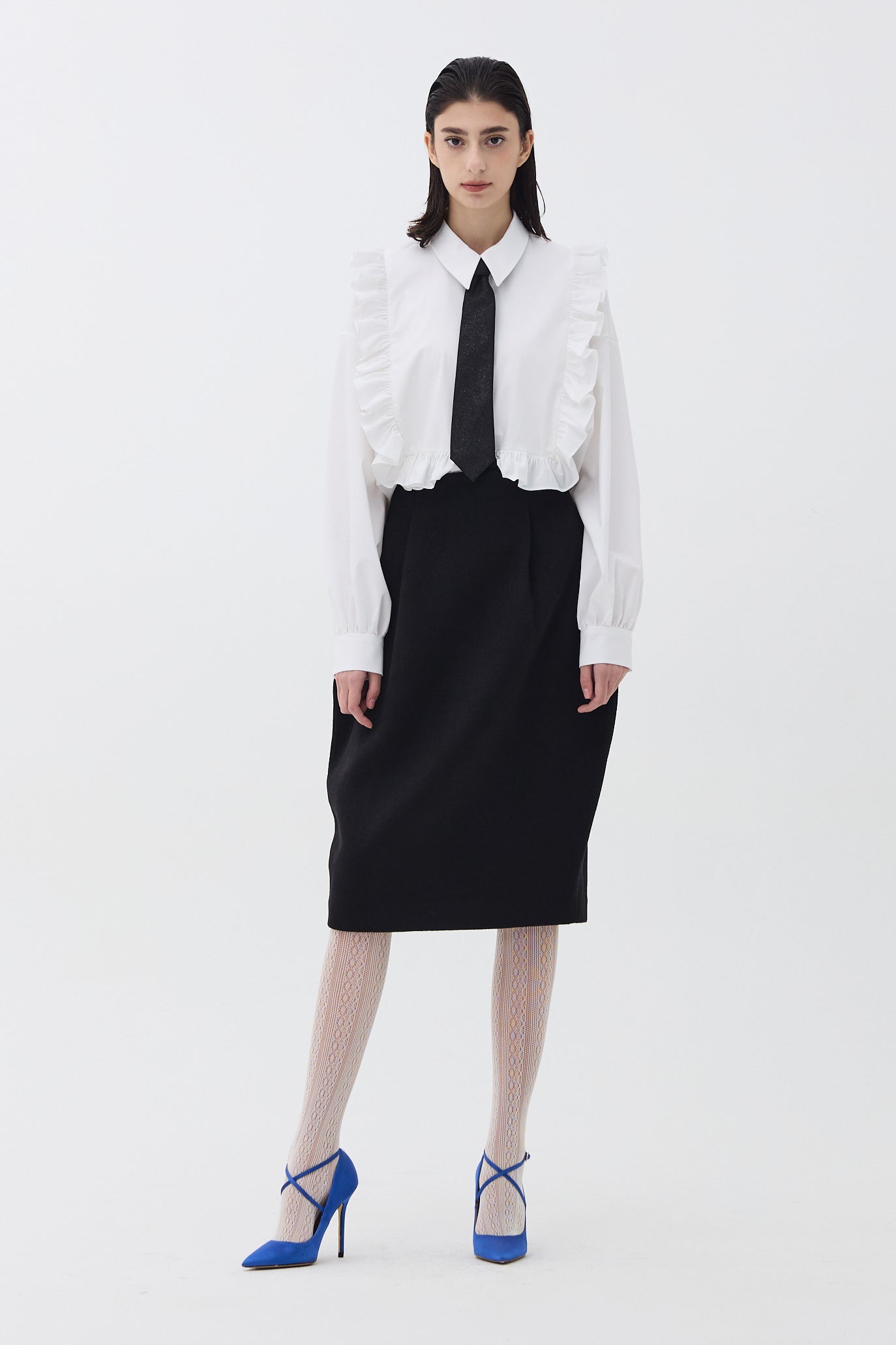 ROUNDED-FRONT SKIRT_BLACK