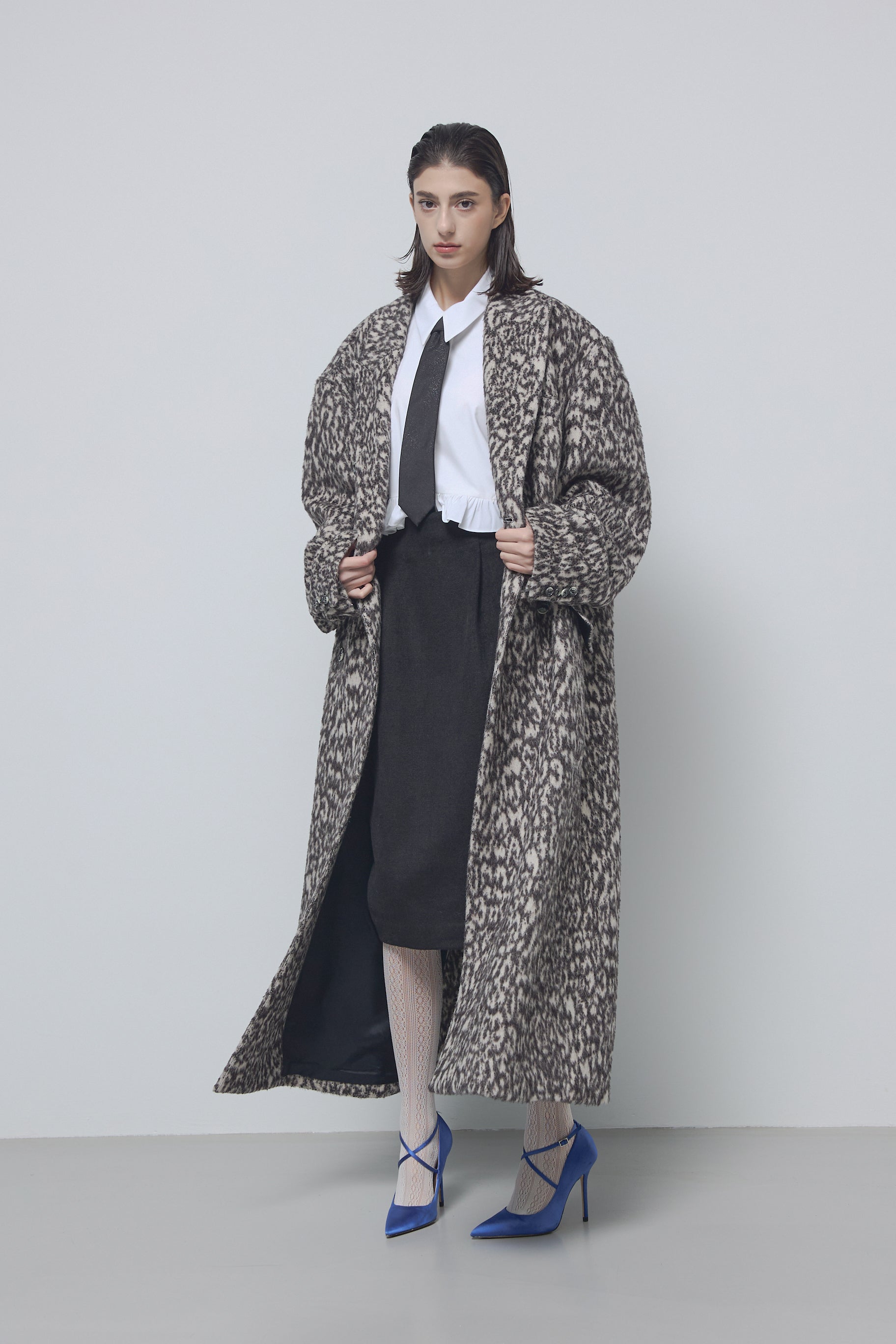 BLACK & WHITE HAIRY OVER COAT_MULTI