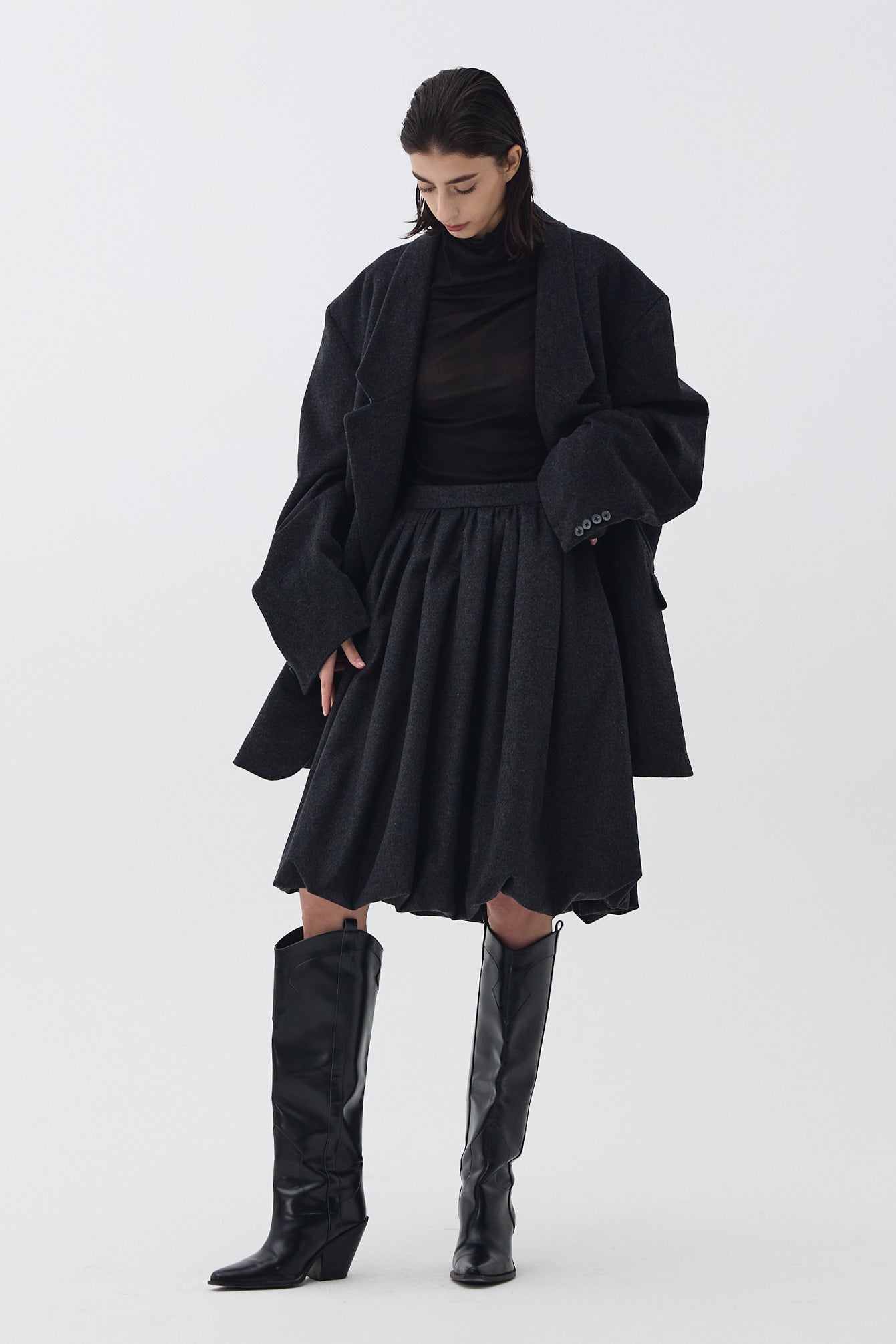 WOOL SHIRRED VOLUME SKIRT_CHARCOAL