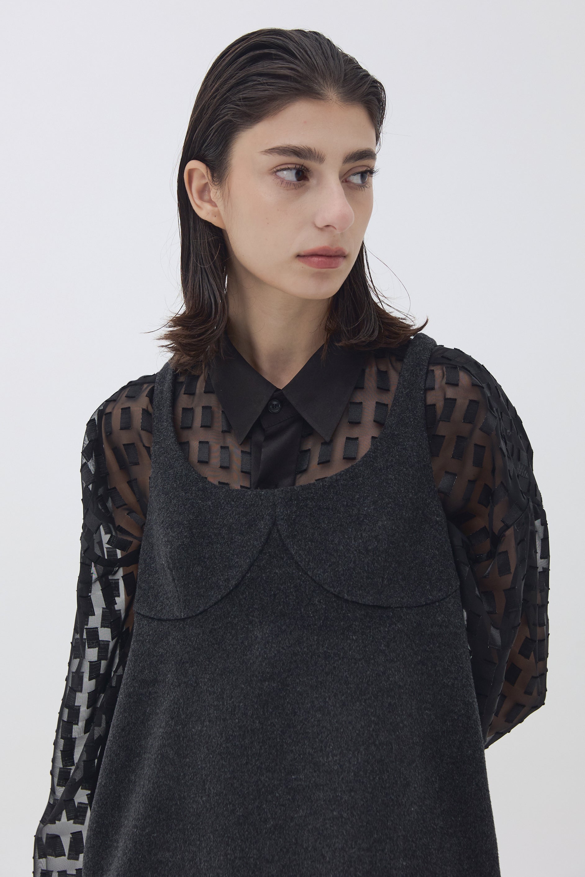 ARC-DETAIL WOOL DRESS_CHARCOAL