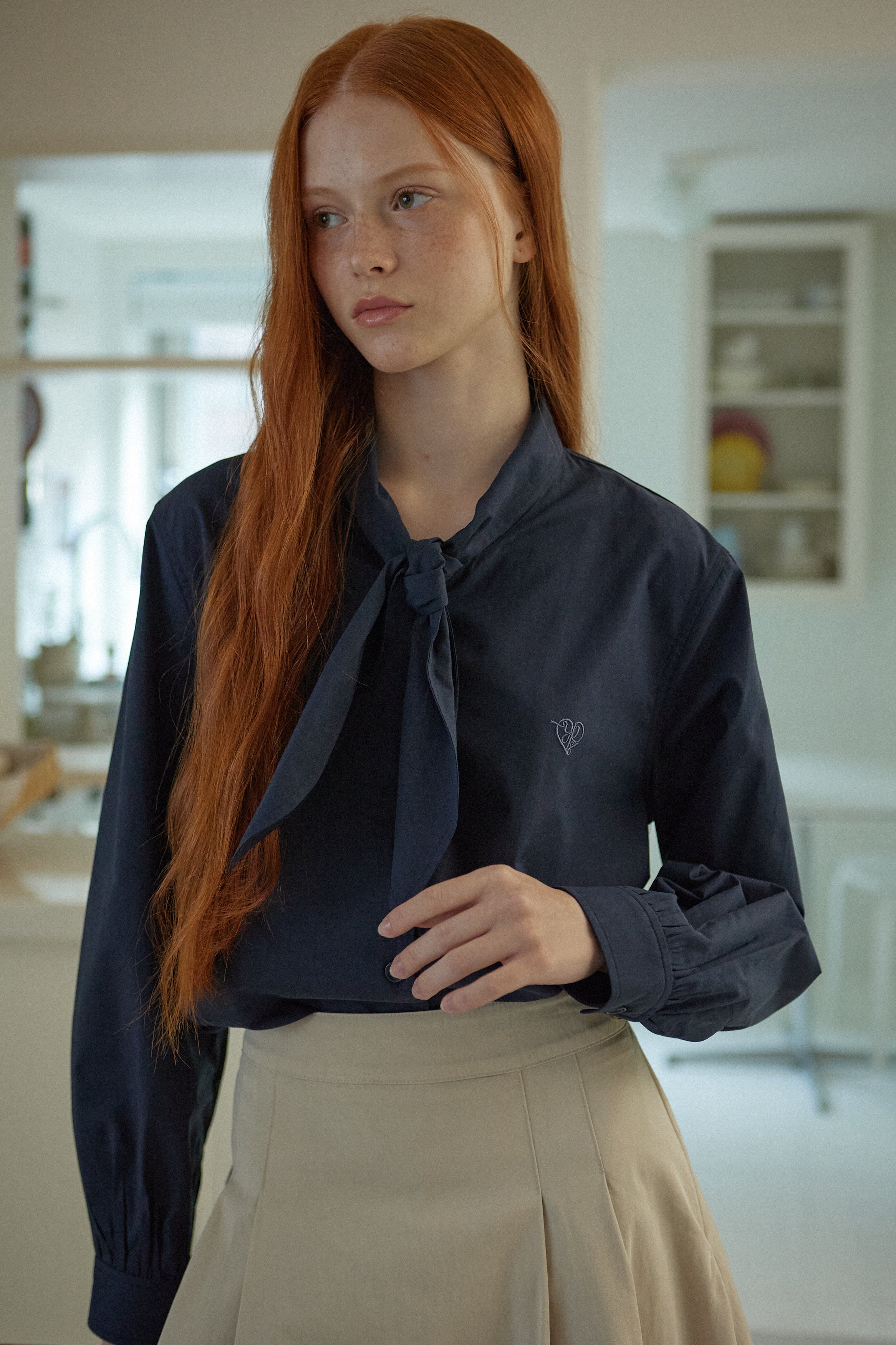 CHEMISE EN COTON AVEC NŒUD_BLEU MARINE