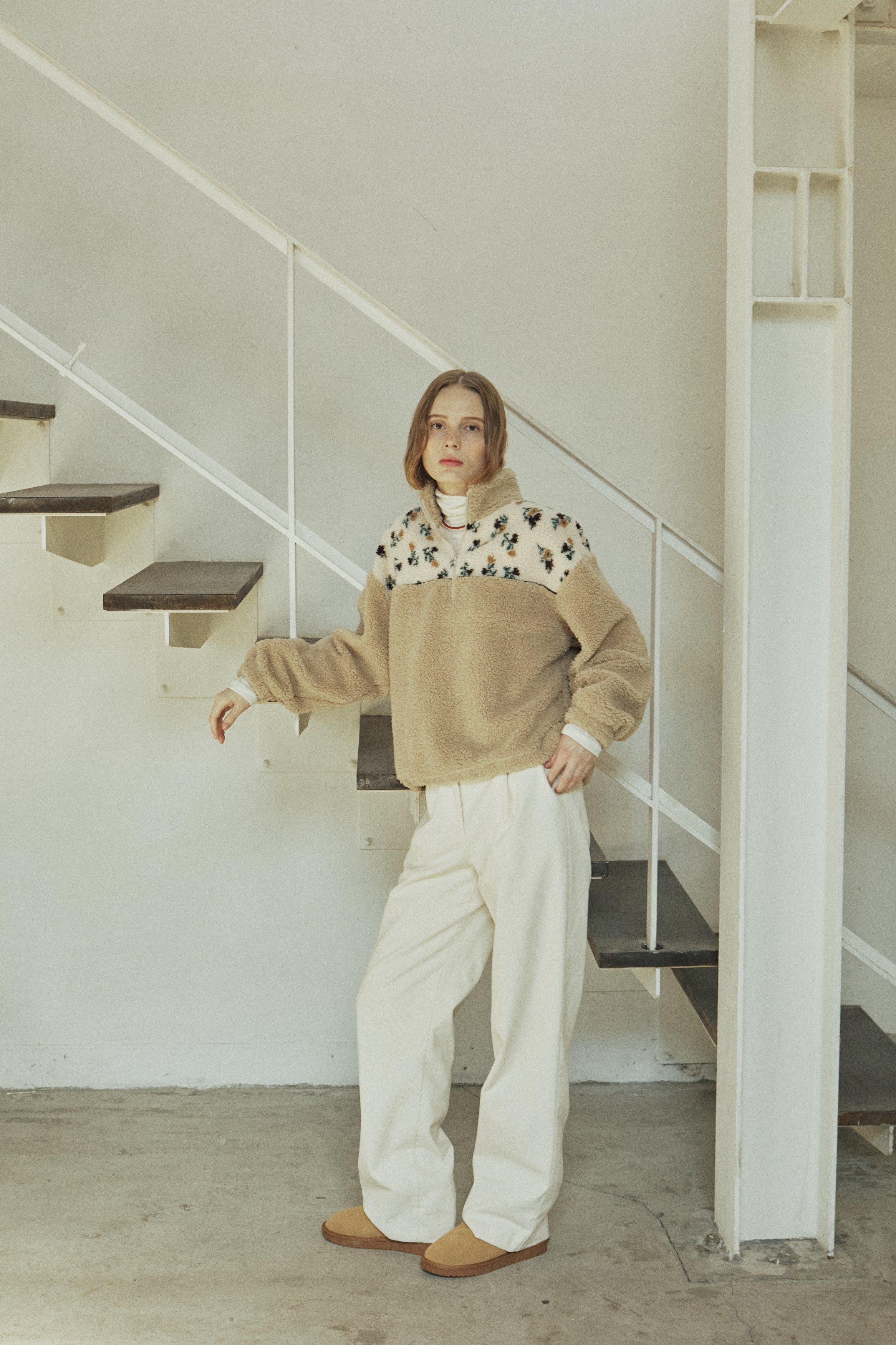 FLOWER FLEECE ZIP UP_BEIGE