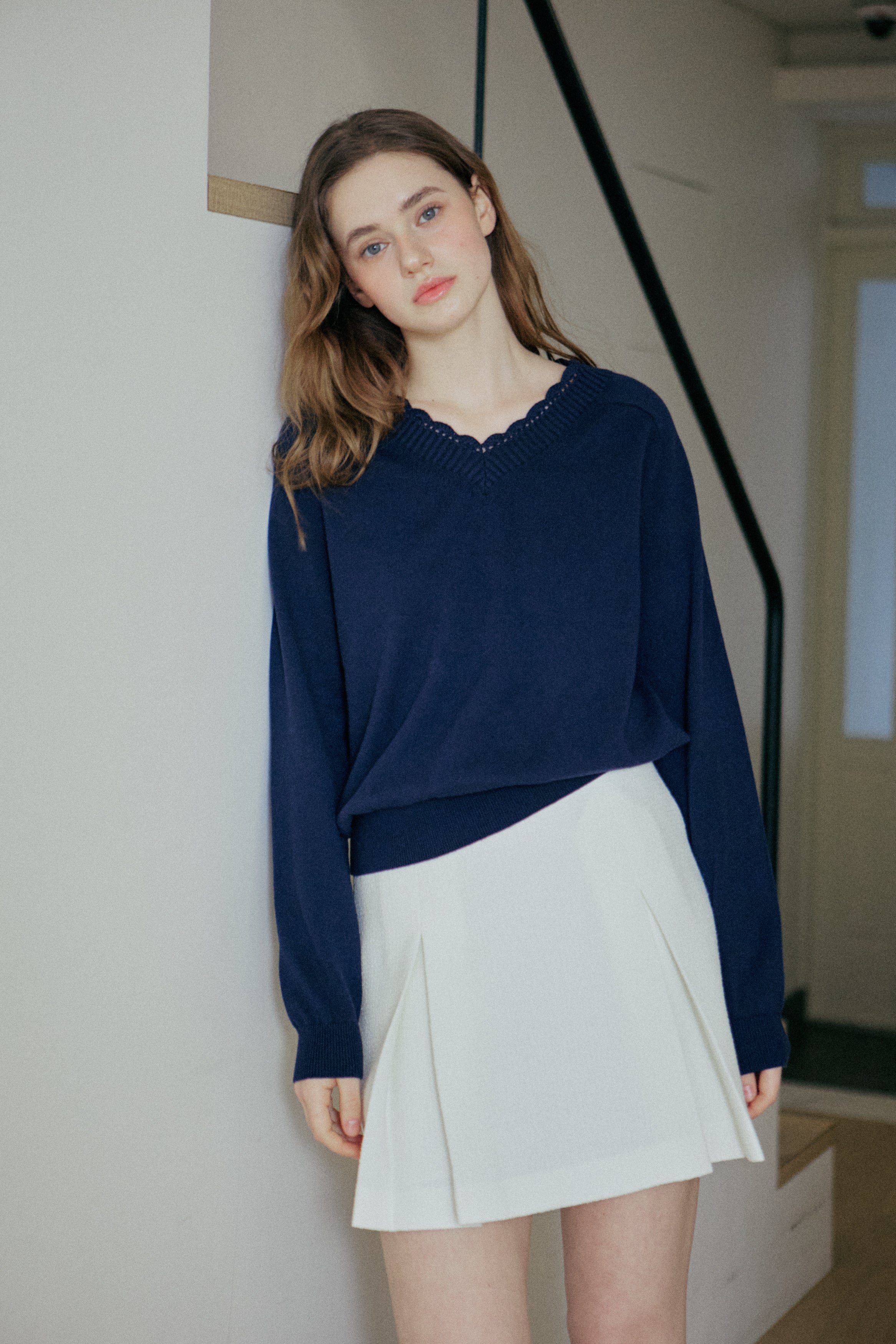 LACE V NECK KNIT_NAVY