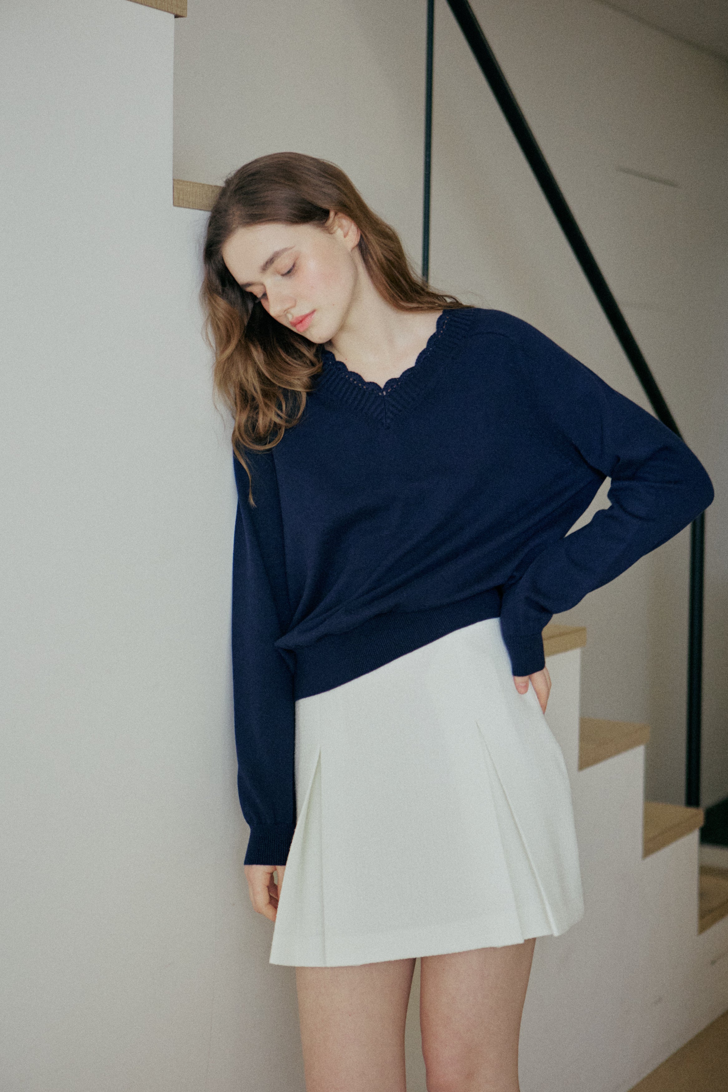 LACE V NECK KNIT_NAVY