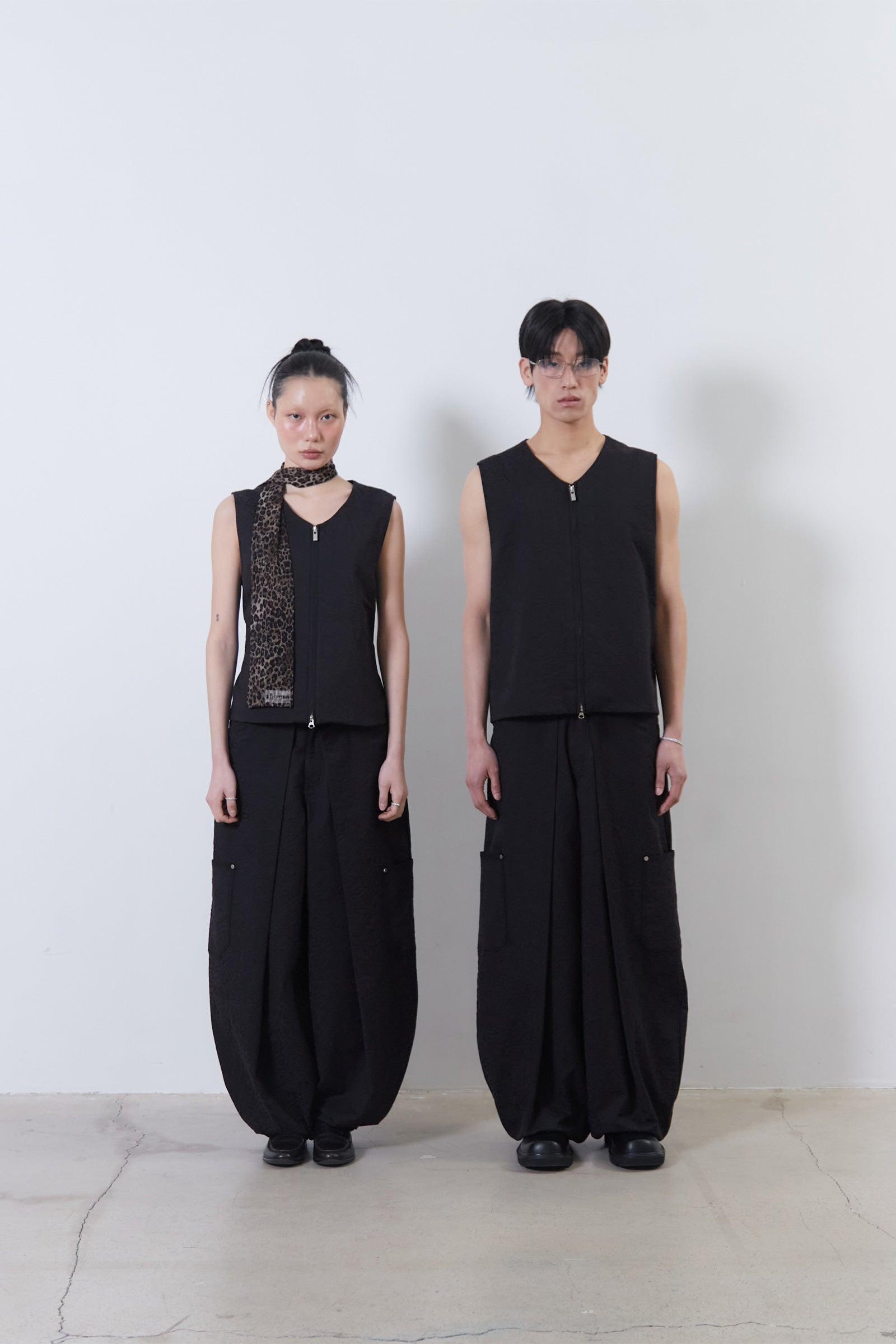 PANTALON BALLON EN JACQUARD FLEURI_NOIR