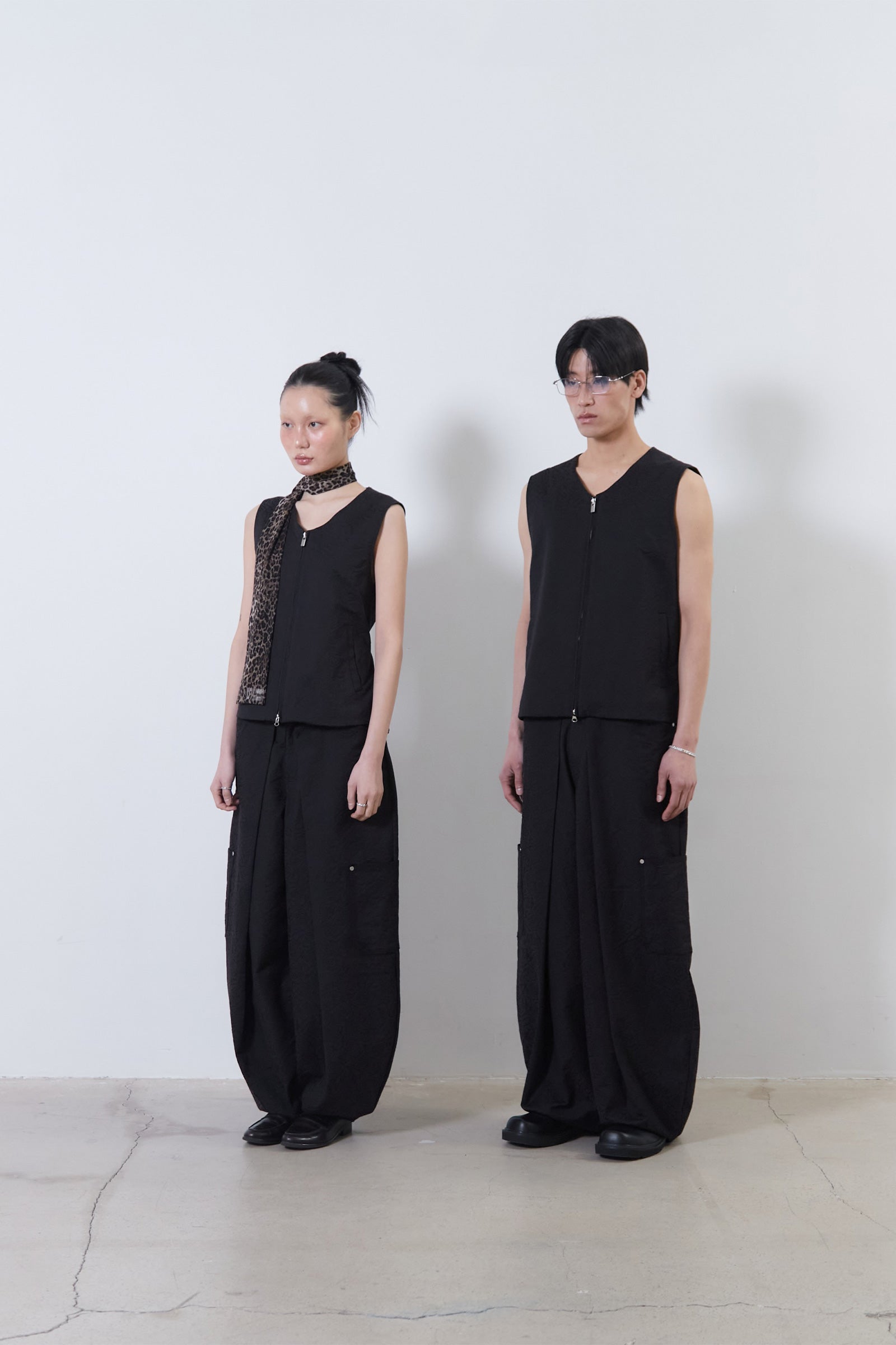 PANTALON BALLON EN JACQUARD FLEURI_NOIR