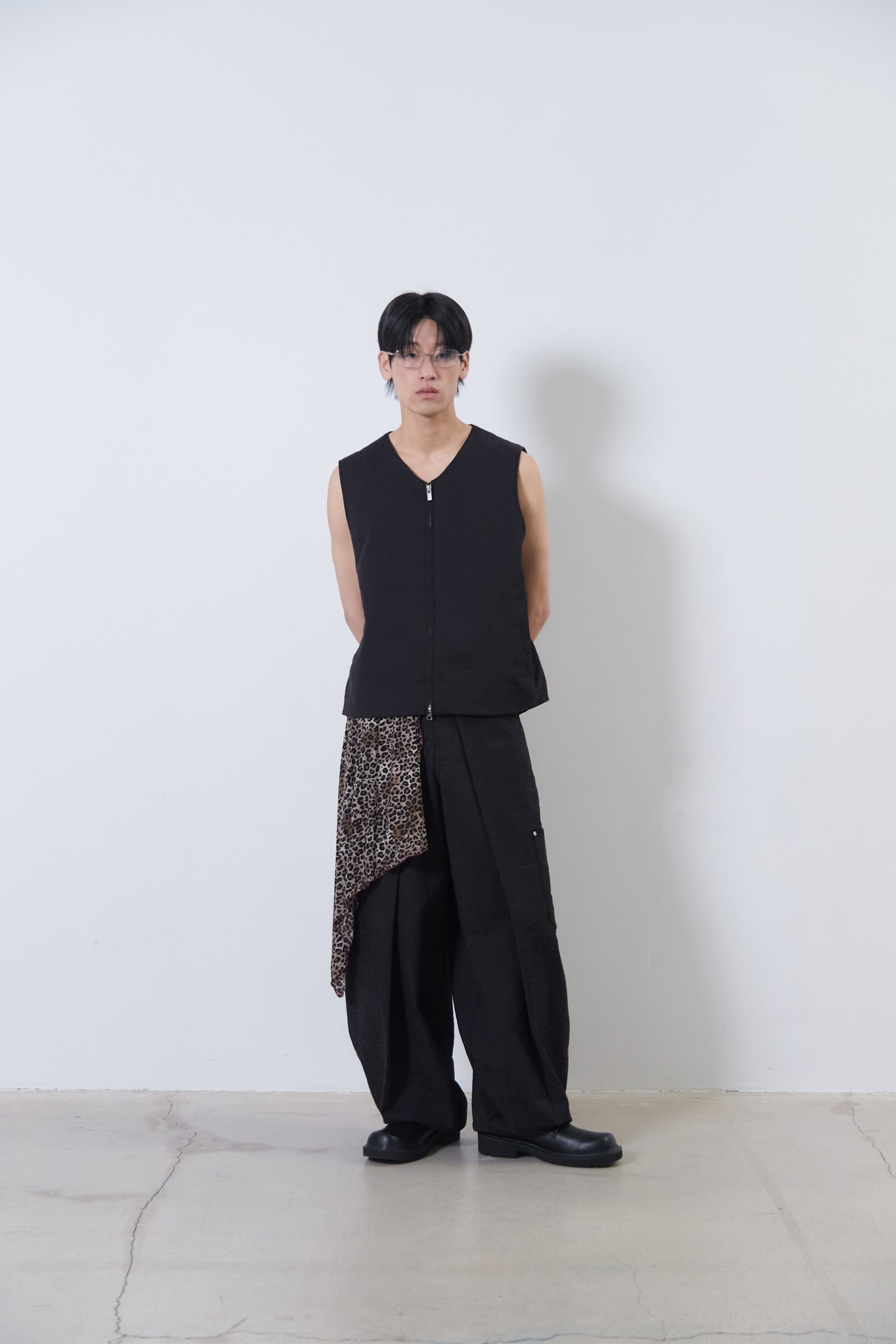 PANTALON BALLON EN JACQUARD FLEURI_NOIR