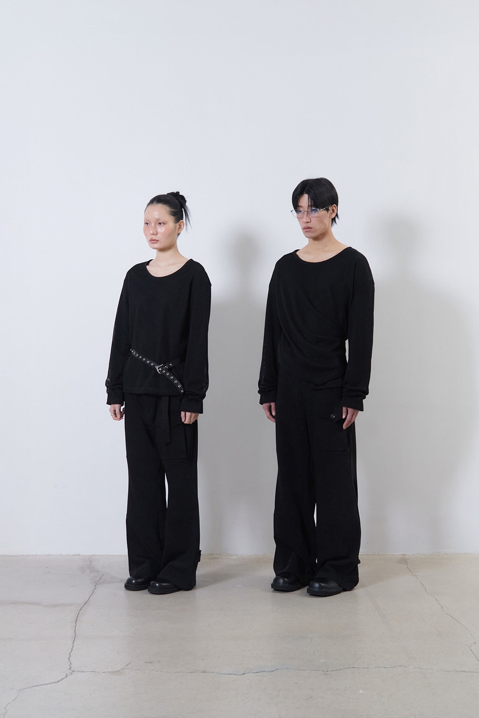 25SS BELTED STAINED FLARE POCKET PANTS_BLACK