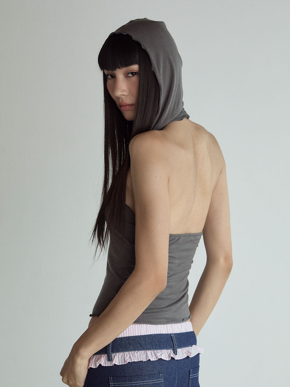 HOOD SLEEVELESS TOP_CHARCOAL