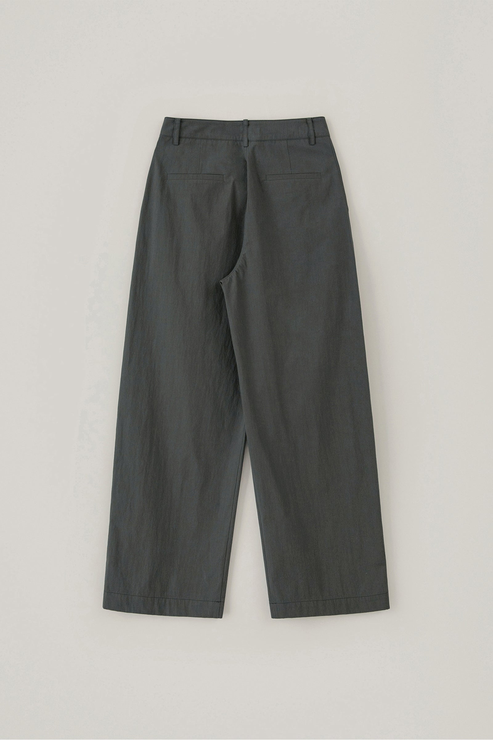 CUTTER WIDE TUCK PANTS_CHARCOAL