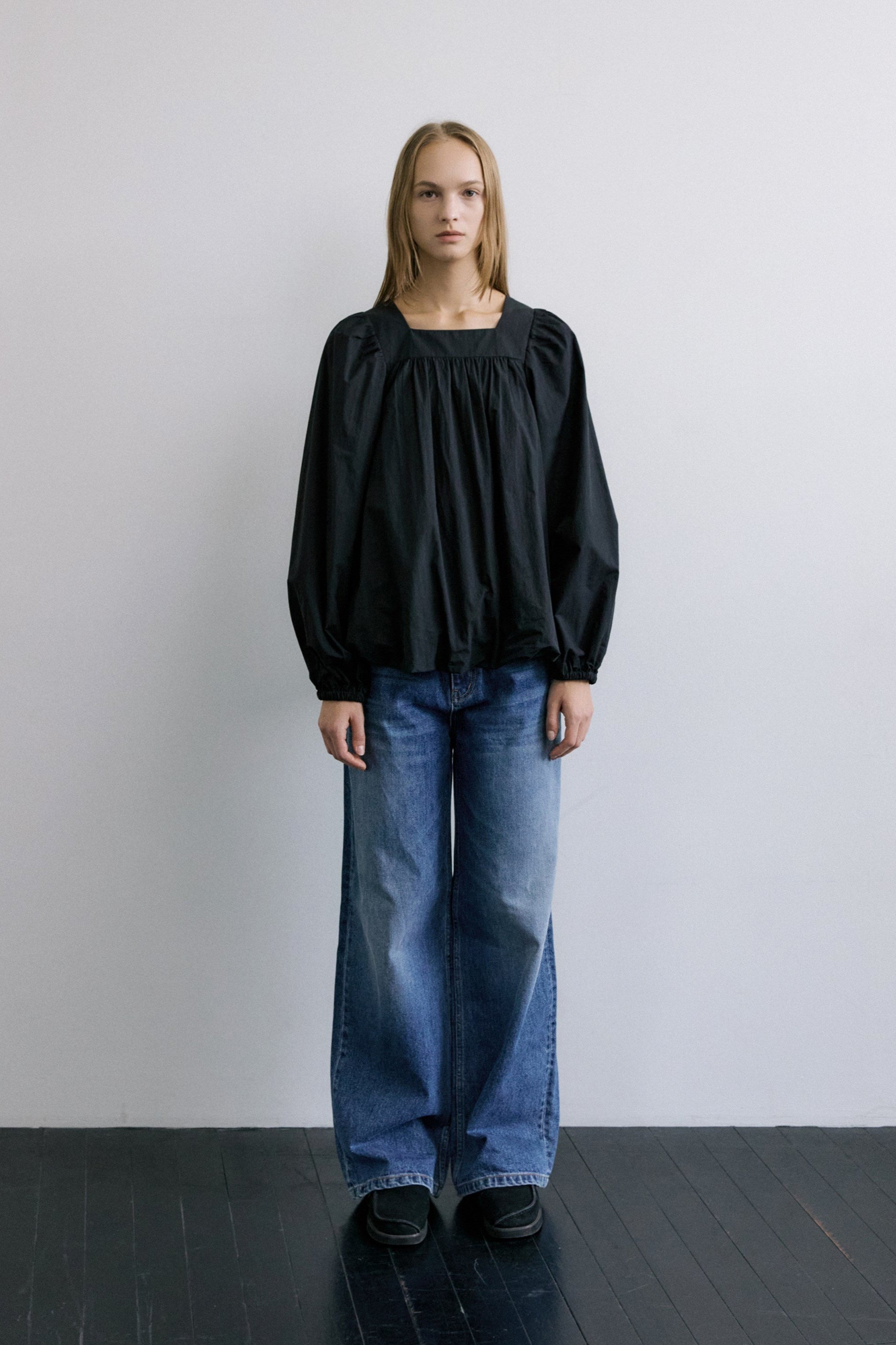 SQUARE NECK BALLOON BLOUSE_BLACK