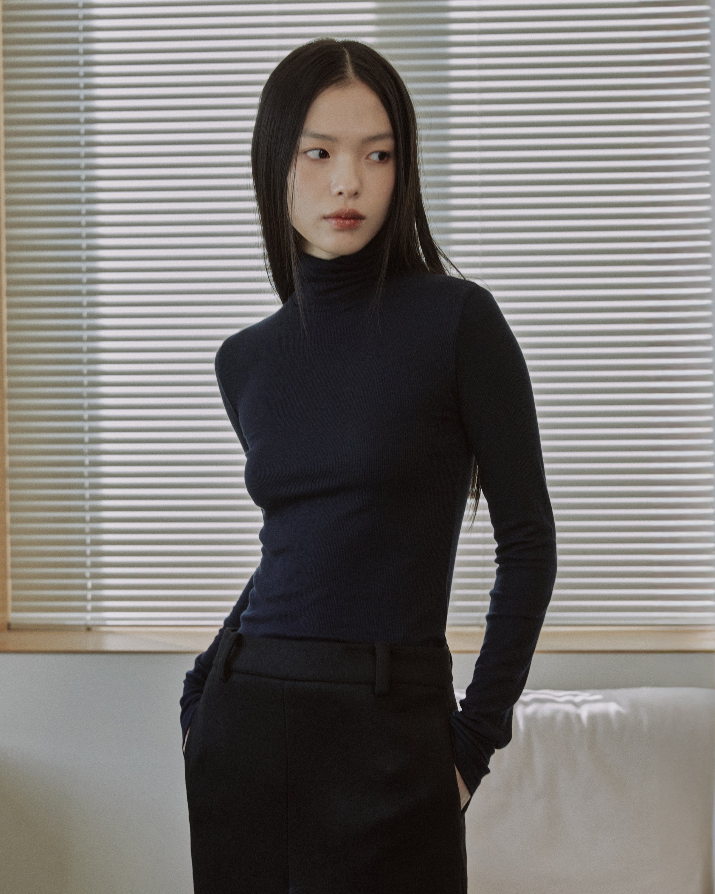 ESSENTIAL RIBBED WOOL TURTLENECK_NAVY
