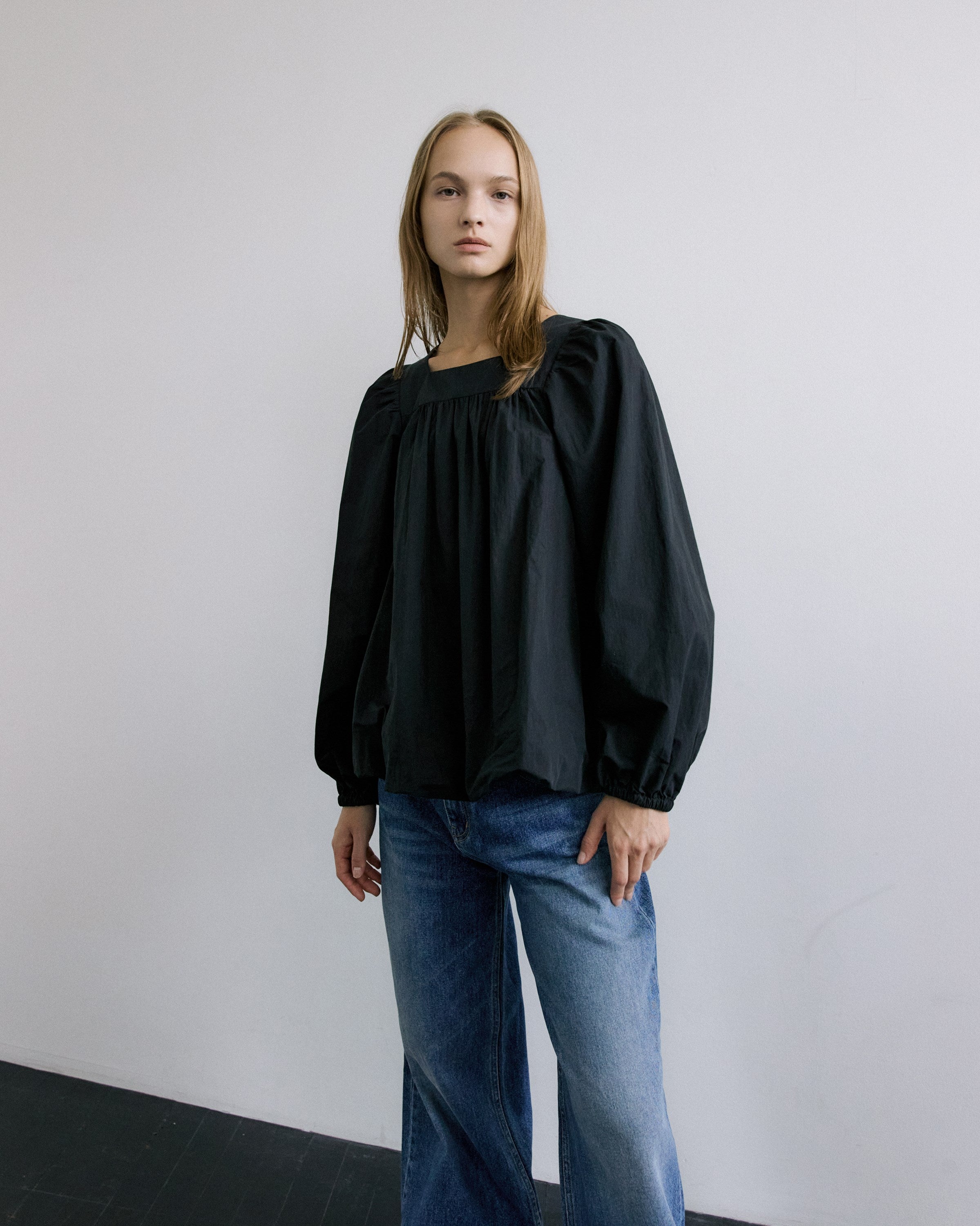 SQUARE NECK BALLOON BLOUSE_BLACK