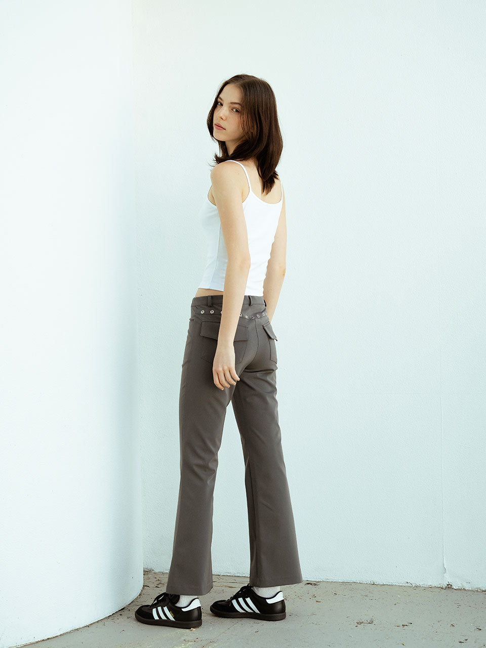 PANTALON BOOTCUT À ŒILLETS_CHARBON
