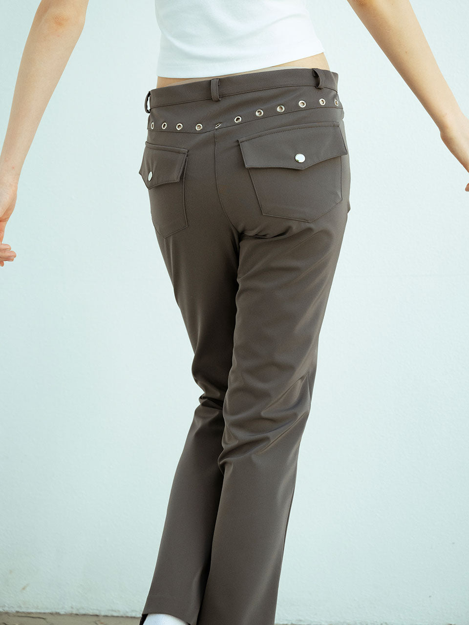 PANTALON BOOTCUT À ŒILLETS_CHARBON