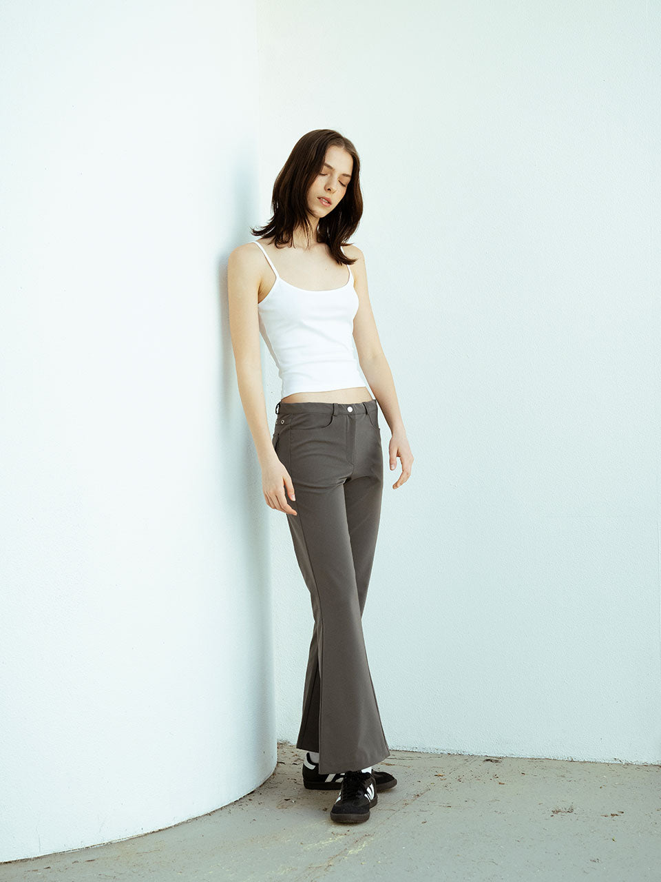 PANTALON BOOTCUT À ŒILLETS_CHARBON