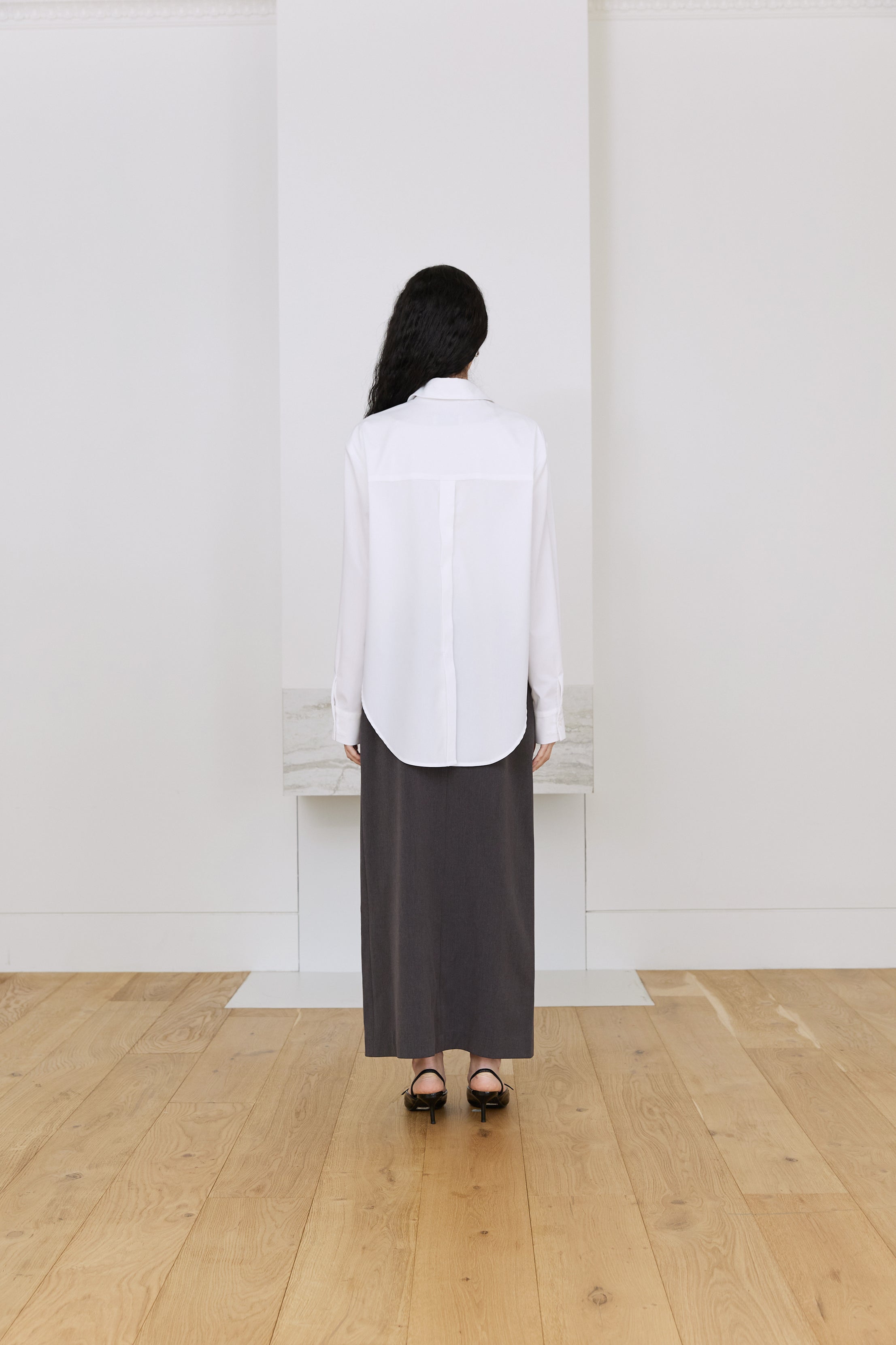 CHEMISE À OURLET ARRONDI_BLANC