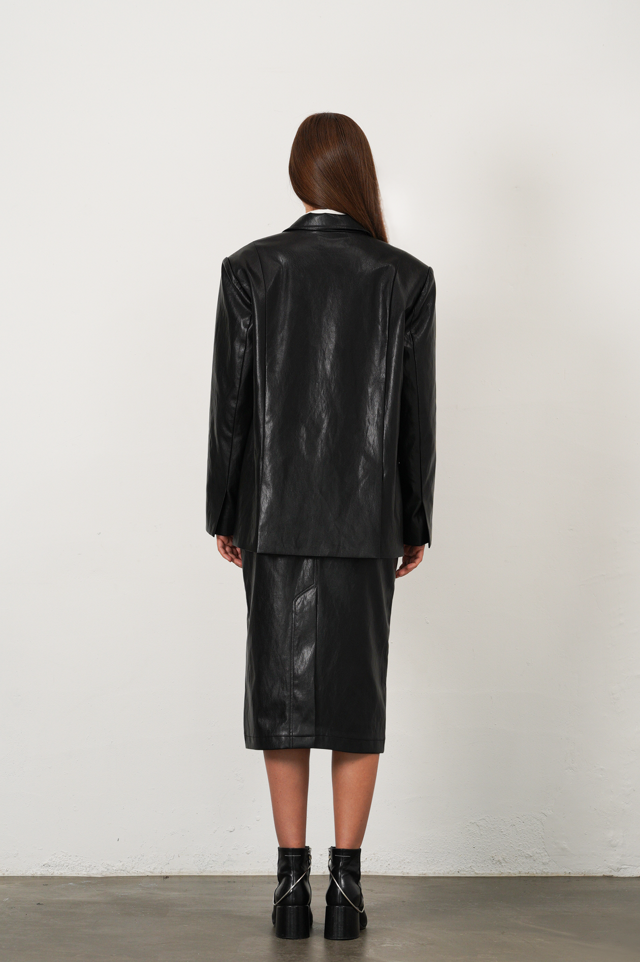 JUPE TAILLE HAUTE EN SIMILI CUIR_NOIR