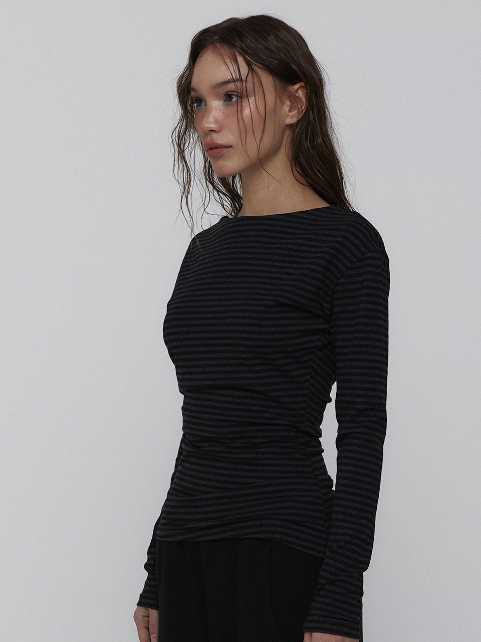 SIDE SHIRRING STRIPE TOP_CHARCOAL