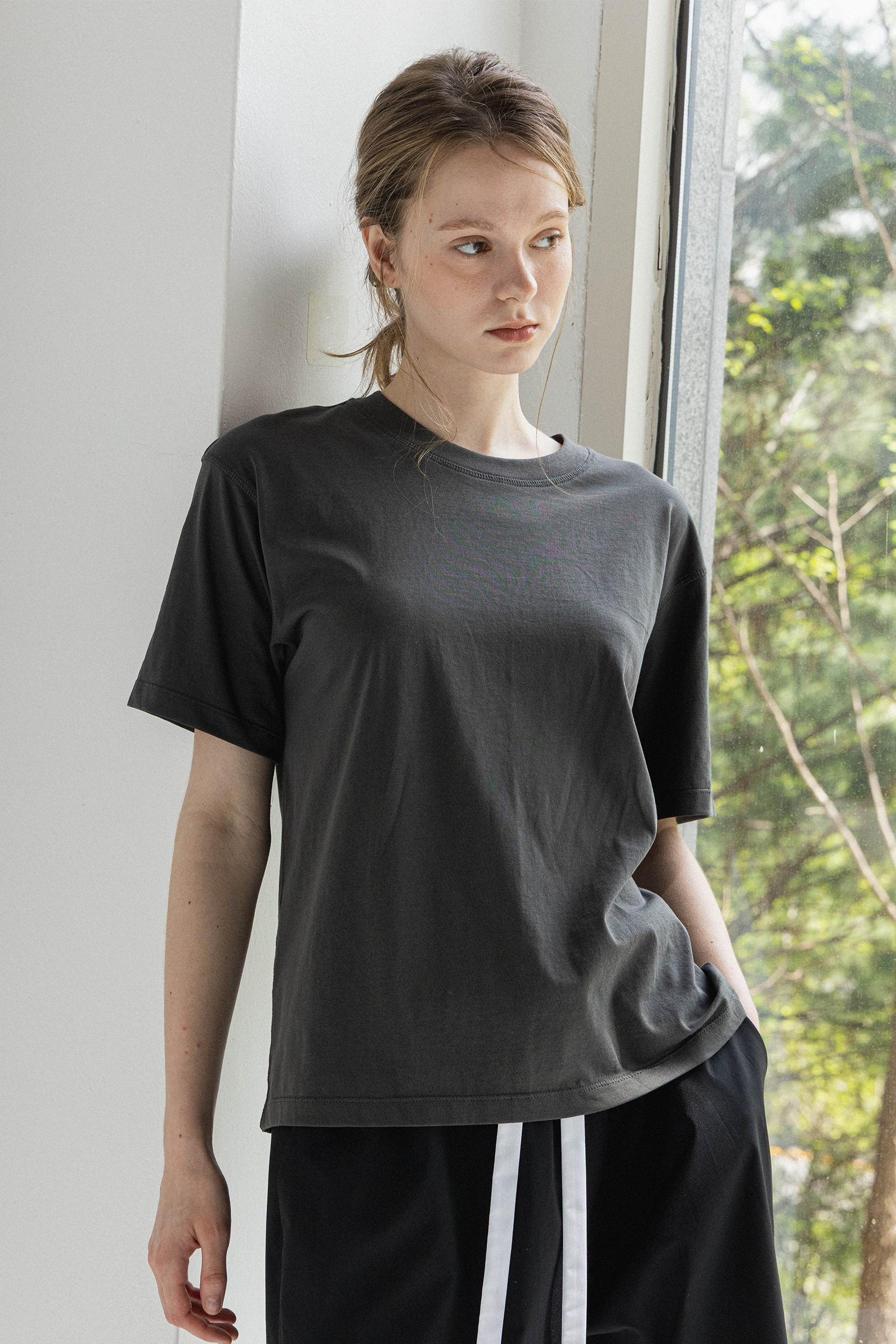 MONO STITCH T-SHIRT_CHARCOAL