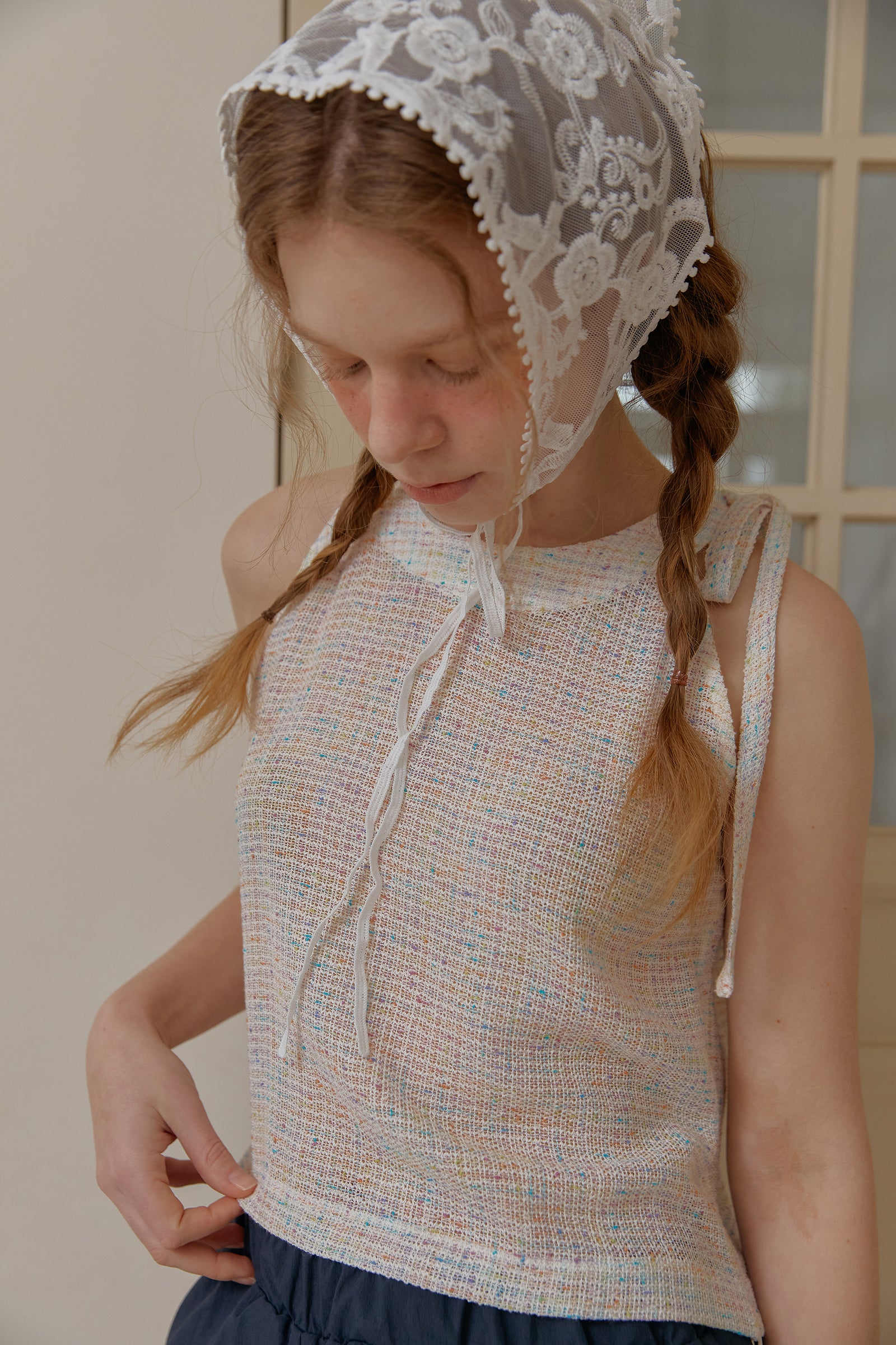 HALTER TWEED SLEEVELES_WHITE
