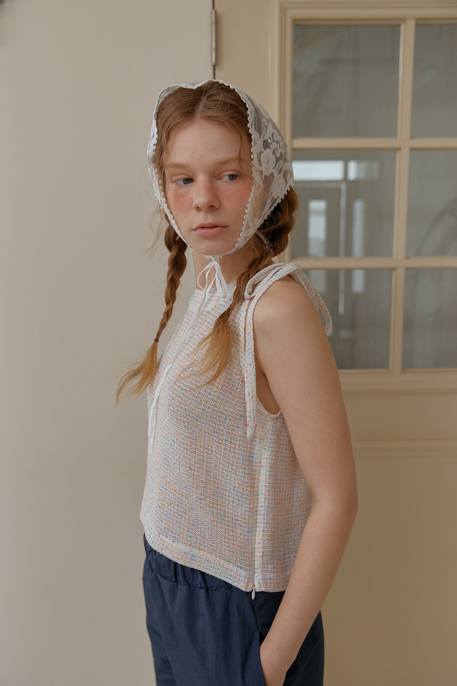 HALTER TWEED SLEEVELES_WHITE