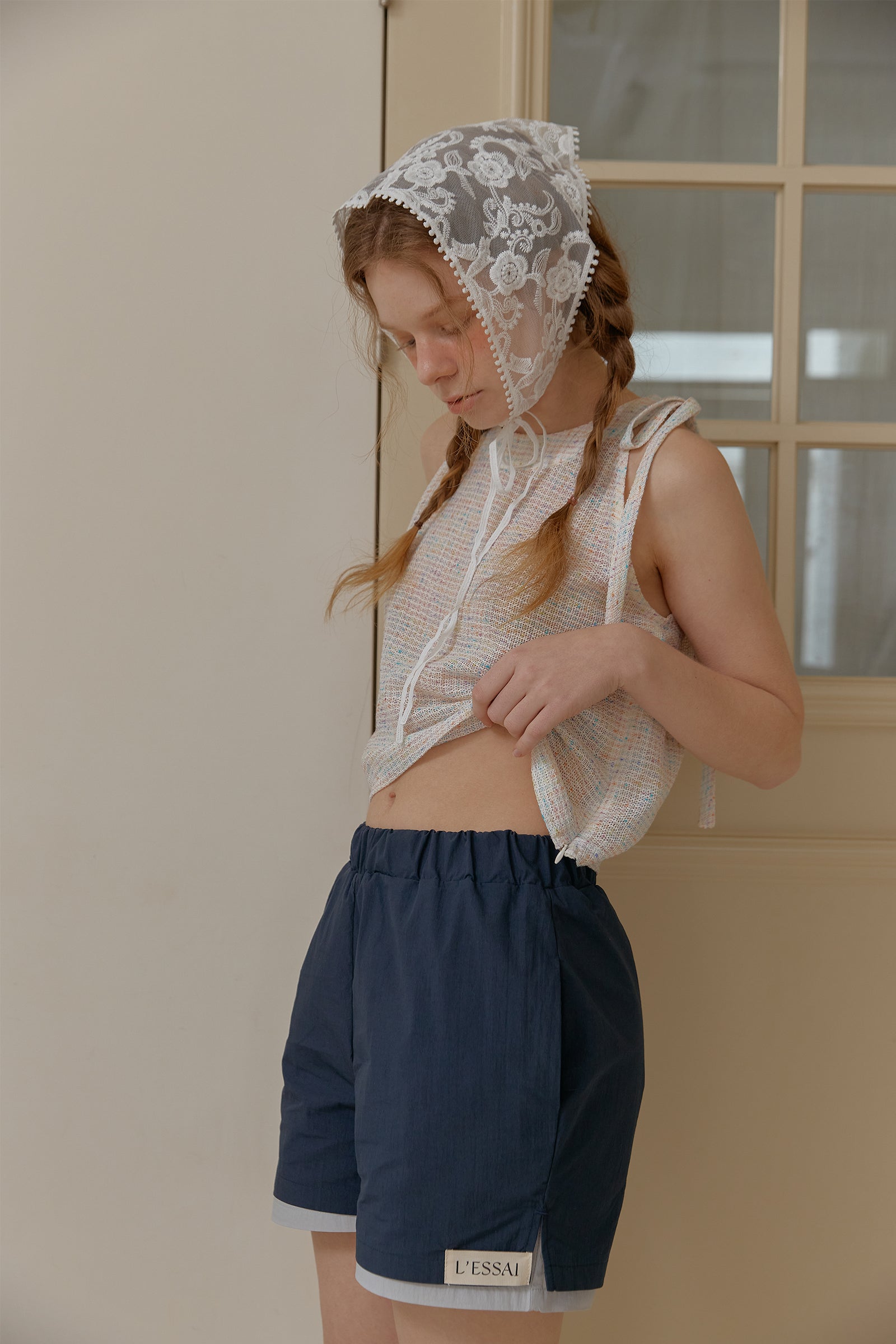 HALTER TWEED SLEEVELES_WHITE